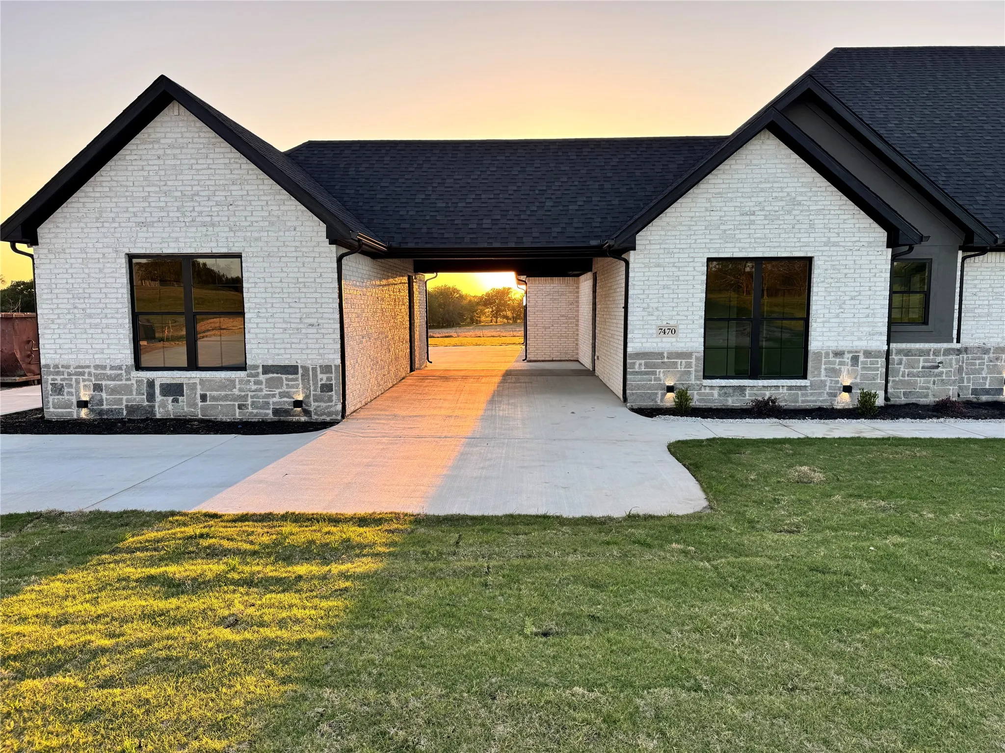 Single Family Residence For Sale in Hunt County , 7470 FM 1565, Union Valley, Texas 75189, 4 Bedrooms, 5 Bathrooms, 3 Garage spaces, 4,336 Sqft, built in 2026, Price $849,999, mls#21218078, Real Estate Agent in Union Valley, Homes For Sale in Hunt county, Homes For Sale in Union Valley, Realtor in Union Valley Texas, Real Estate Brokerage Independent Realty Texas, Luminita Cordes Realtor