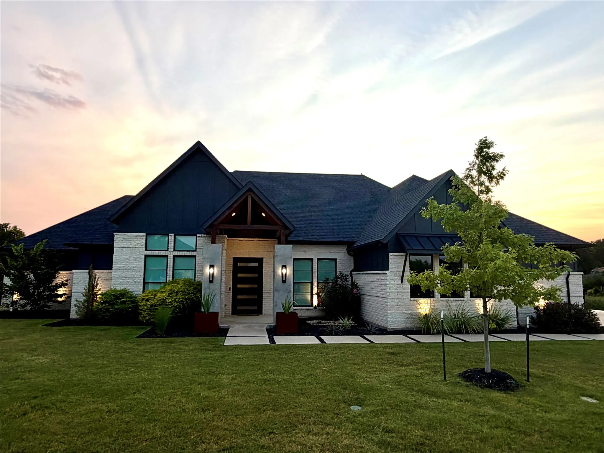 Single Family Residence For Sale in Denton County , 219 Kate Court, Copper Canyon, Texas 76226, 4 Bedroom, 4 Bathroom, 3 Garage spaces, 3,707 Sqft, built in 2022, Preowned, mls#21219782, Real Estate Agent in Copper Canyon, Homes For Sale in Denton county, Homes For Sale in Copper Canyon, Realtor in Copper Canyon Texas, Real Estate Brokerage Independent Realty Texas, Luminita Cordes Realtor
