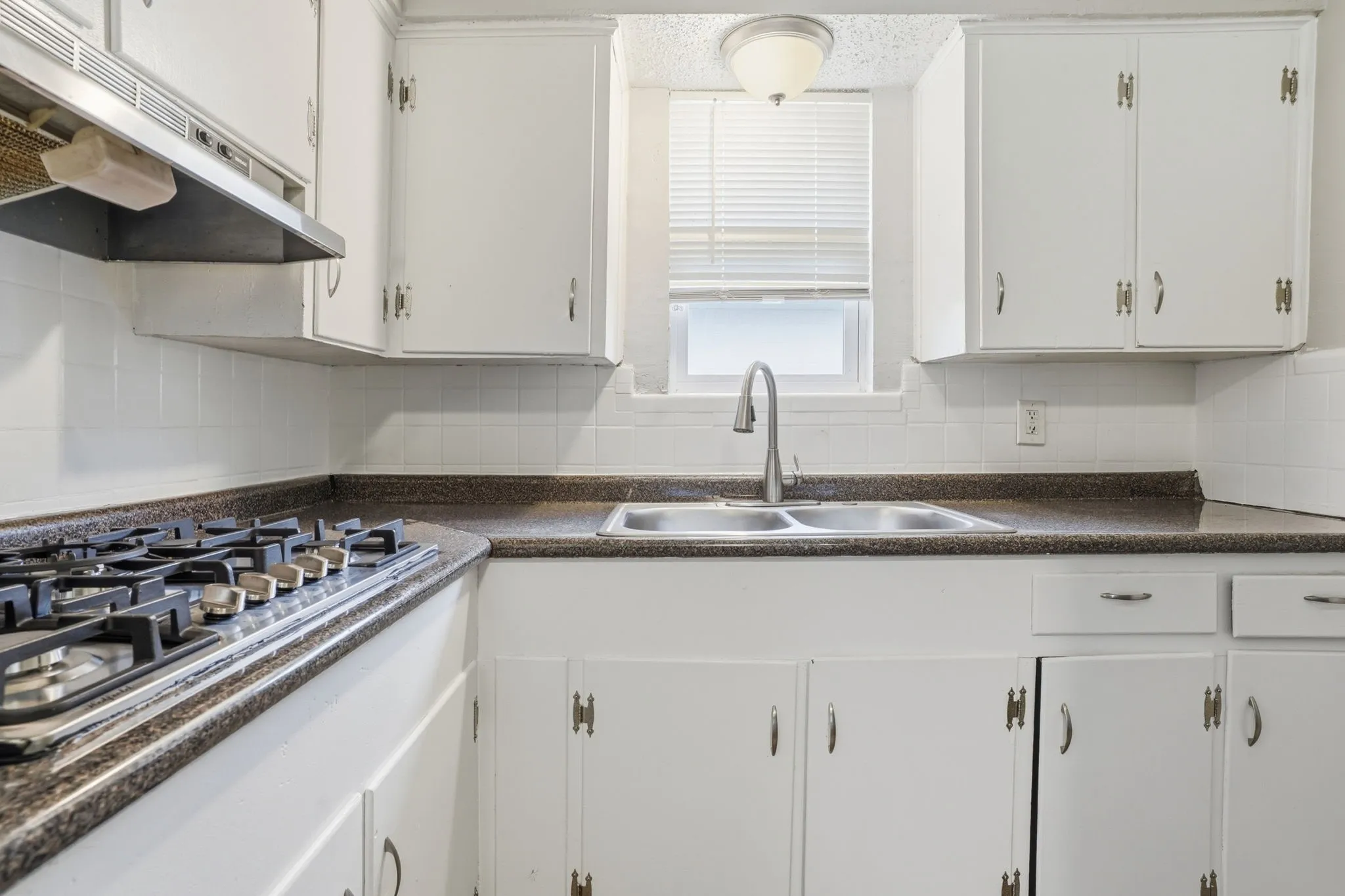 Single Family Residence For Sale in Tarrant County , 5544 Alter Drive, Fort Worth, Texas 76119, 3 Bedrooms, 1 Bathroom, 1 Garage spaces, 1,016 Sqft, built in 1960, Price $139,999, mls#21219406, Real Estate Agent in Fort Worth, Homes For Sale in Tarrant county, Homes For Sale in Fort Worth, Realtor in Fort Worth Texas, Real Estate Brokerage Independent Realty Texas, Luminita Cordes Realtor