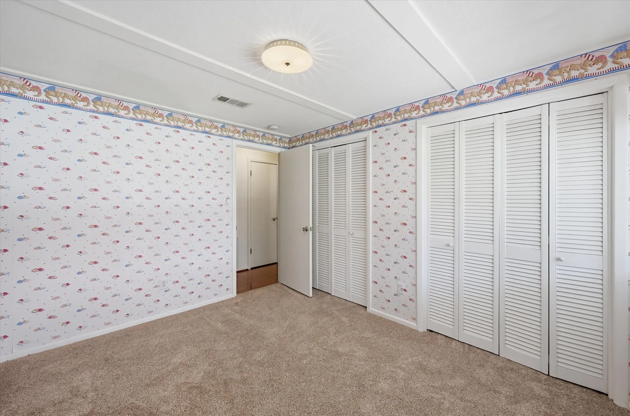 Single Family Residence For Sale in Tarrant County , 3311 Peachtree Lane, Pantego, Texas 76013, 4 Bedroom, 3 Bathroom, 2 Garage spaces, 2,558 Sqft, built in 1968, mls#21220510, Real Estate Agent in Pantego, Homes For Sale in Tarrant county, Homes For Sale in Pantego, Realtor in Pantego Texas, Real Estate Brokerage Independent Realty Texas, Luminita Cordes Realtor