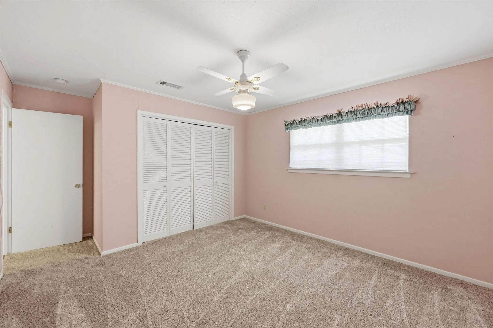 Single Family Residence For Sale in Tarrant County , 3311 Peachtree Lane, Pantego, Texas 76013, 4 Bedroom, 3 Bathroom, 2 Garage spaces, 2,558 Sqft, built in 1968, mls#21220510, Real Estate Agent in Pantego, Homes For Sale in Tarrant county, Homes For Sale in Pantego, Realtor in Pantego Texas, Real Estate Brokerage Independent Realty Texas, Luminita Cordes Realtor