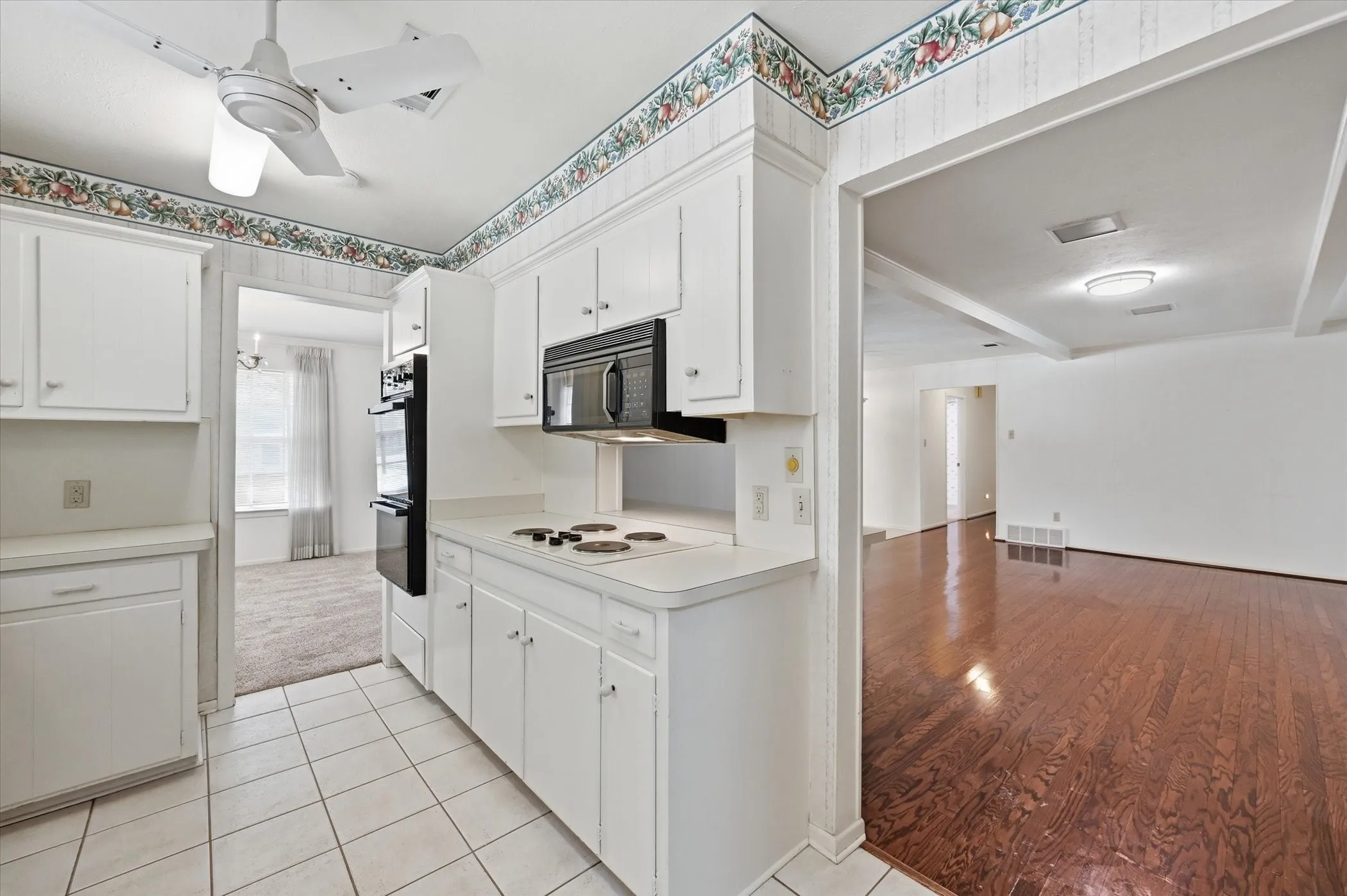 Single Family Residence For Sale in Tarrant County , 3311 Peachtree Lane, Pantego, Texas 76013, 4 Bedroom, 3 Bathroom, 2 Garage spaces, 2,558 Sqft, built in 1968, mls#21220510, Real Estate Agent in Pantego, Homes For Sale in Tarrant county, Homes For Sale in Pantego, Realtor in Pantego Texas, Real Estate Brokerage Independent Realty Texas, Luminita Cordes Realtor