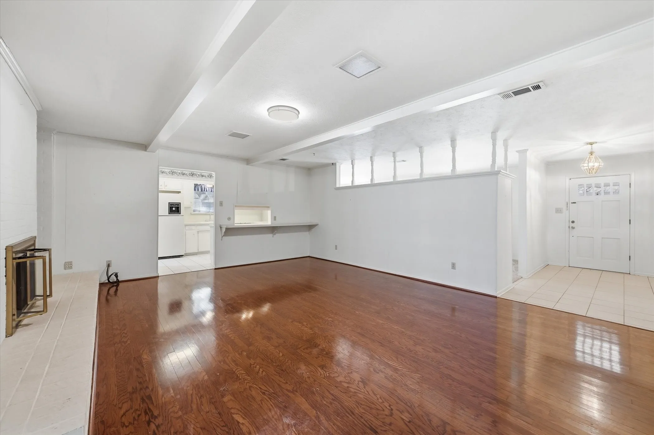 Single Family Residence For Sale in Tarrant County , 3311 Peachtree Lane, Pantego, Texas 76013, 4 Bedroom, 3 Bathroom, 2 Garage spaces, 2,558 Sqft, built in 1968, mls#21220510, Real Estate Agent in Pantego, Homes For Sale in Tarrant county, Homes For Sale in Pantego, Realtor in Pantego Texas, Real Estate Brokerage Independent Realty Texas, Luminita Cordes Realtor
