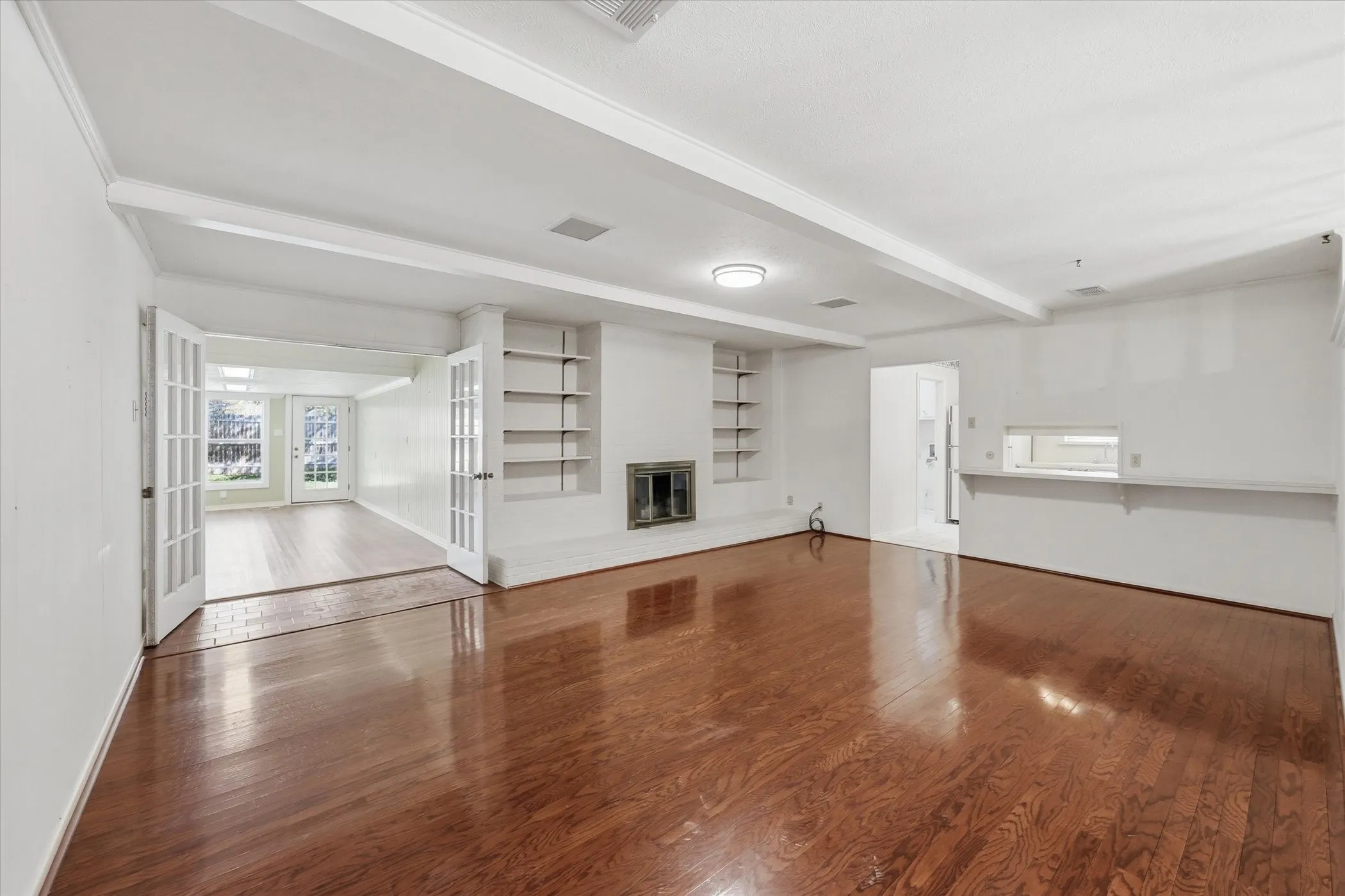 Single Family Residence For Sale in Tarrant County , 3311 Peachtree Lane, Pantego, Texas 76013, 4 Bedroom, 3 Bathroom, 2 Garage spaces, 2,558 Sqft, built in 1968, mls#21220510, Real Estate Agent in Pantego, Homes For Sale in Tarrant county, Homes For Sale in Pantego, Realtor in Pantego Texas, Real Estate Brokerage Independent Realty Texas, Luminita Cordes Realtor