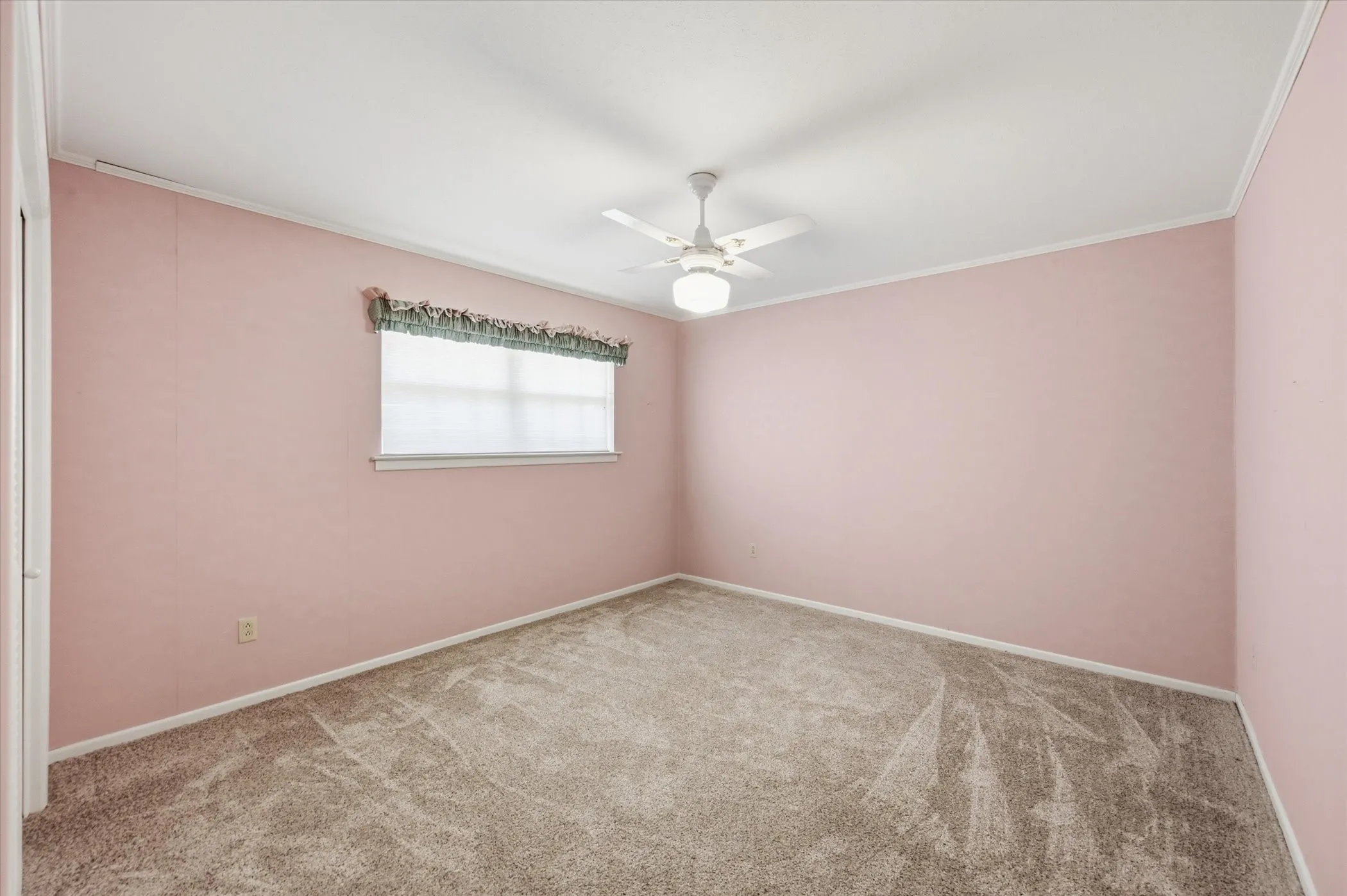 Single Family Residence For Sale in Tarrant County , 3311 Peachtree Lane, Pantego, Texas 76013, 4 Bedroom, 3 Bathroom, 2 Garage spaces, 2,558 Sqft, built in 1968, mls#21220510, Real Estate Agent in Pantego, Homes For Sale in Tarrant county, Homes For Sale in Pantego, Realtor in Pantego Texas, Real Estate Brokerage Independent Realty Texas, Luminita Cordes Realtor