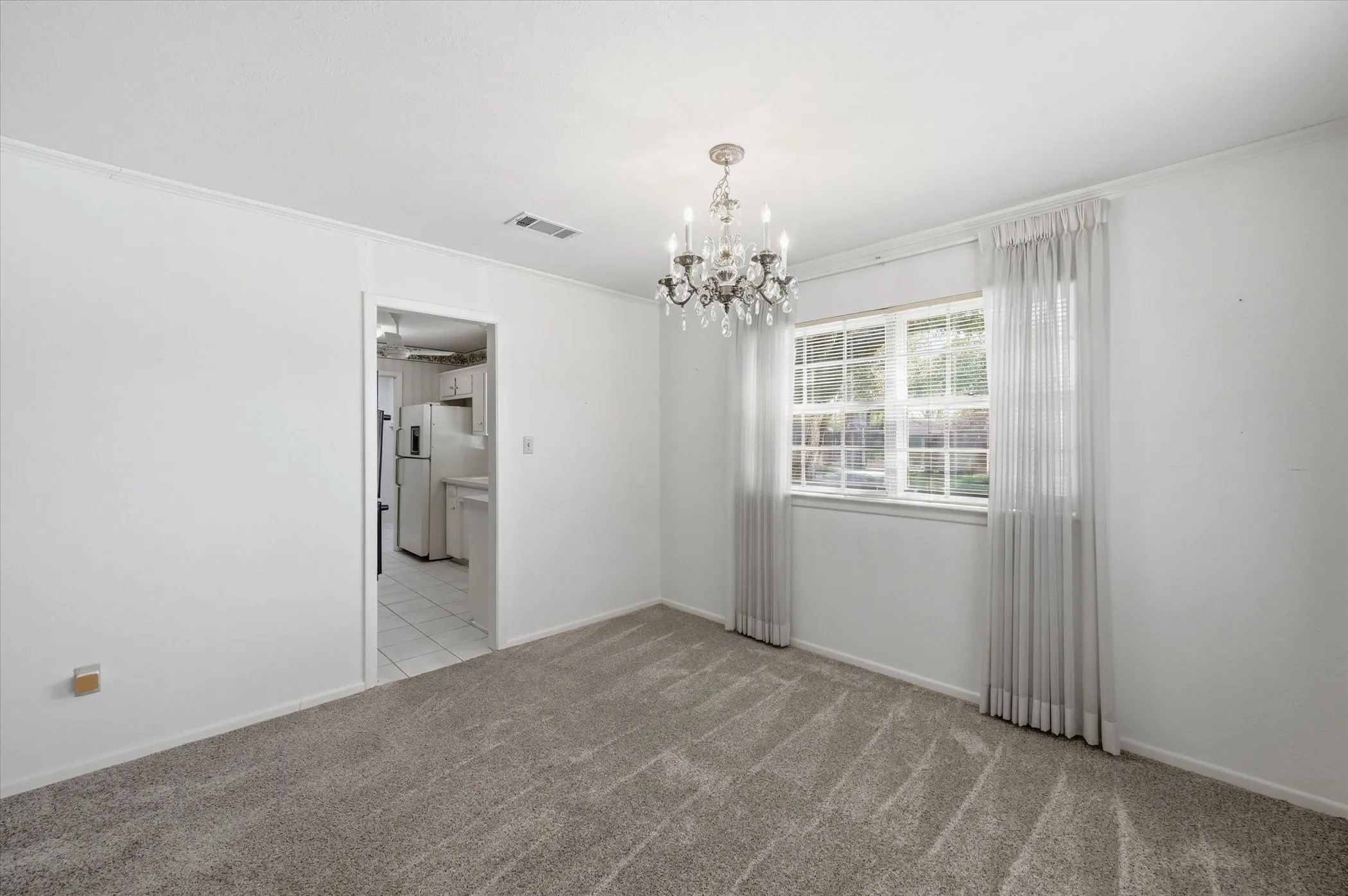 Single Family Residence For Sale in Tarrant County , 3311 Peachtree Lane, Pantego, Texas 76013, 4 Bedroom, 3 Bathroom, 2 Garage spaces, 2,558 Sqft, built in 1968, mls#21220510, Real Estate Agent in Pantego, Homes For Sale in Tarrant county, Homes For Sale in Pantego, Realtor in Pantego Texas, Real Estate Brokerage Independent Realty Texas, Luminita Cordes Realtor