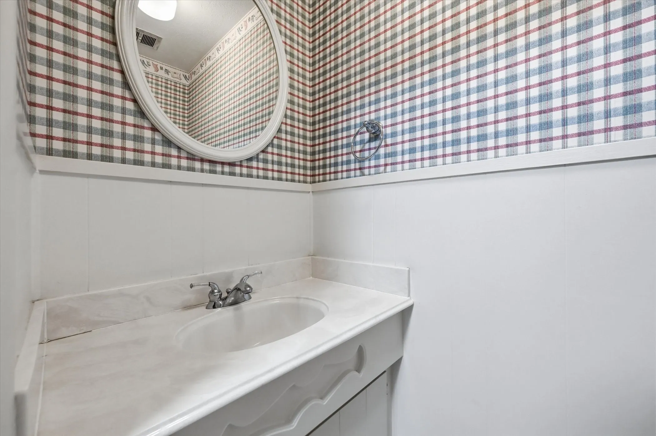 Single Family Residence For Sale in Tarrant County , 3311 Peachtree Lane, Pantego, Texas 76013, 4 Bedroom, 3 Bathroom, 2 Garage spaces, 2,558 Sqft, built in 1968, mls#21220510, Real Estate Agent in Pantego, Homes For Sale in Tarrant county, Homes For Sale in Pantego, Realtor in Pantego Texas, Real Estate Brokerage Independent Realty Texas, Luminita Cordes Realtor