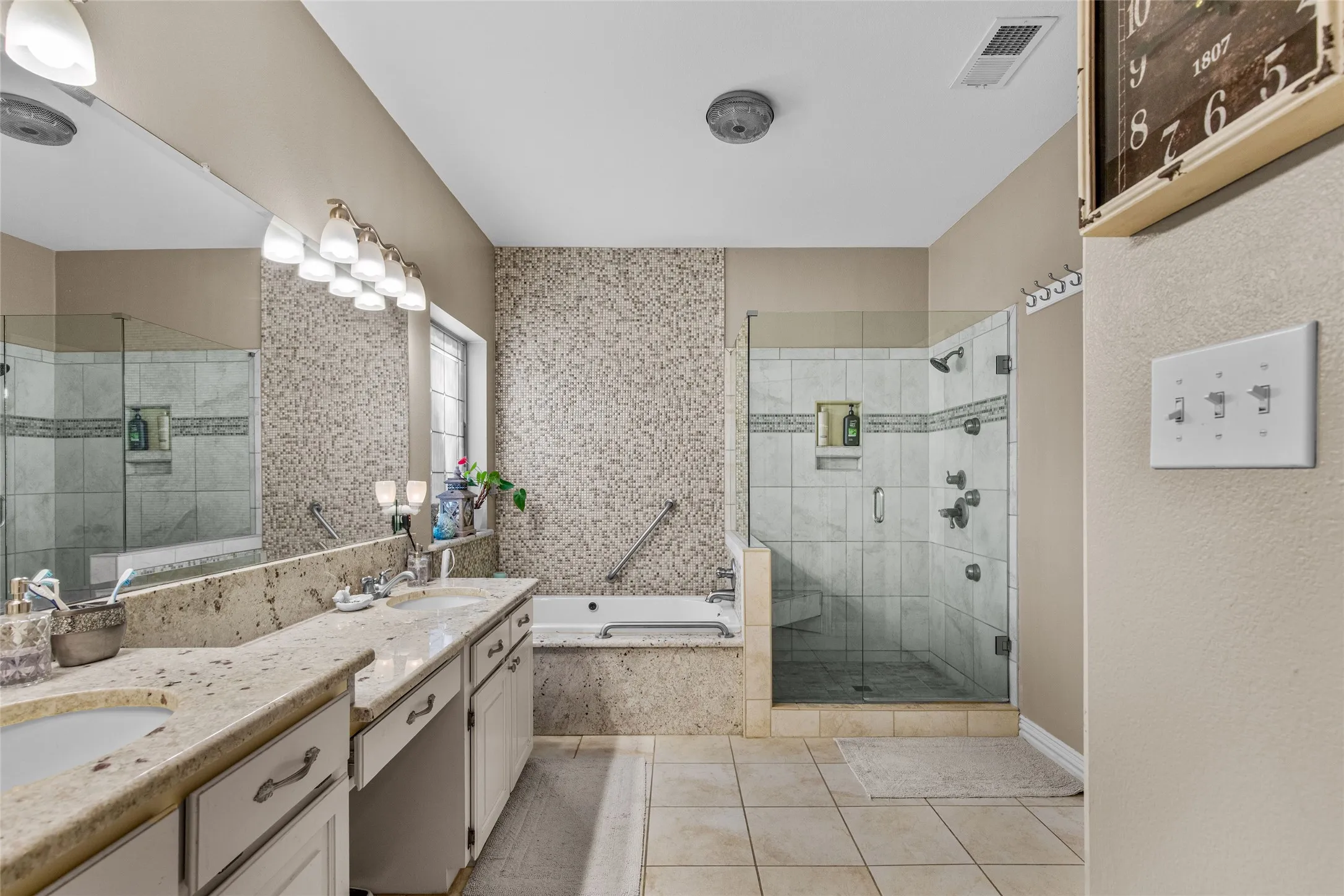 Single Family Residence For Sale in Denton County , 600 Ticonderoga Drive, Denton, Texas 76205, 4 Bedroom, 3 Bathroom, 2 Garage spaces, 2,690 Sqft, built in 1992, mls#21219145, Real Estate Agent in Denton, Homes For Sale in Denton county, Homes For Sale in Denton, Realtor in Denton Texas, Real Estate Brokerage Independent Realty Texas, Luminita Cordes Realtor