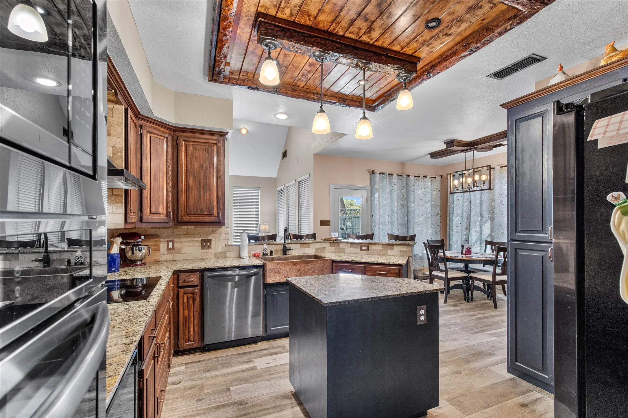 Single Family Residence For Sale in Denton County , 600 Ticonderoga Drive, Denton, Texas 76205, 4 Bedroom, 3 Bathroom, 2 Garage spaces, 2,690 Sqft, built in 1992, mls#21219145, Real Estate Agent in Denton, Homes For Sale in Denton county, Homes For Sale in Denton, Realtor in Denton Texas, Real Estate Brokerage Independent Realty Texas, Luminita Cordes Realtor