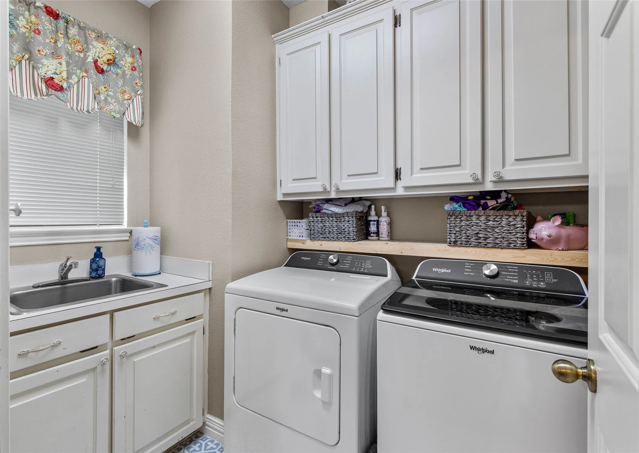 Single Family Residence For Sale in Denton County , 600 Ticonderoga Drive, Denton, Texas 76205, 4 Bedroom, 3 Bathroom, 2 Garage spaces, 2,690 Sqft, built in 1992, mls#21219145, Real Estate Agent in Denton, Homes For Sale in Denton county, Homes For Sale in Denton, Realtor in Denton Texas, Real Estate Brokerage Independent Realty Texas, Luminita Cordes Realtor