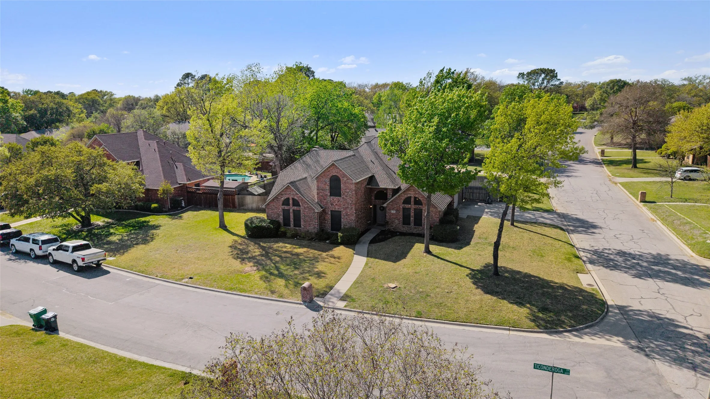 Single Family Residence For Sale in Denton County , 600 Ticonderoga Drive, Denton, Texas 76205, 4 Bedroom, 3 Bathroom, 2 Garage spaces, 2,690 Sqft, built in 1992, mls#21219145, Real Estate Agent in Denton, Homes For Sale in Denton county, Homes For Sale in Denton, Realtor in Denton Texas, Real Estate Brokerage Independent Realty Texas, Luminita Cordes Realtor