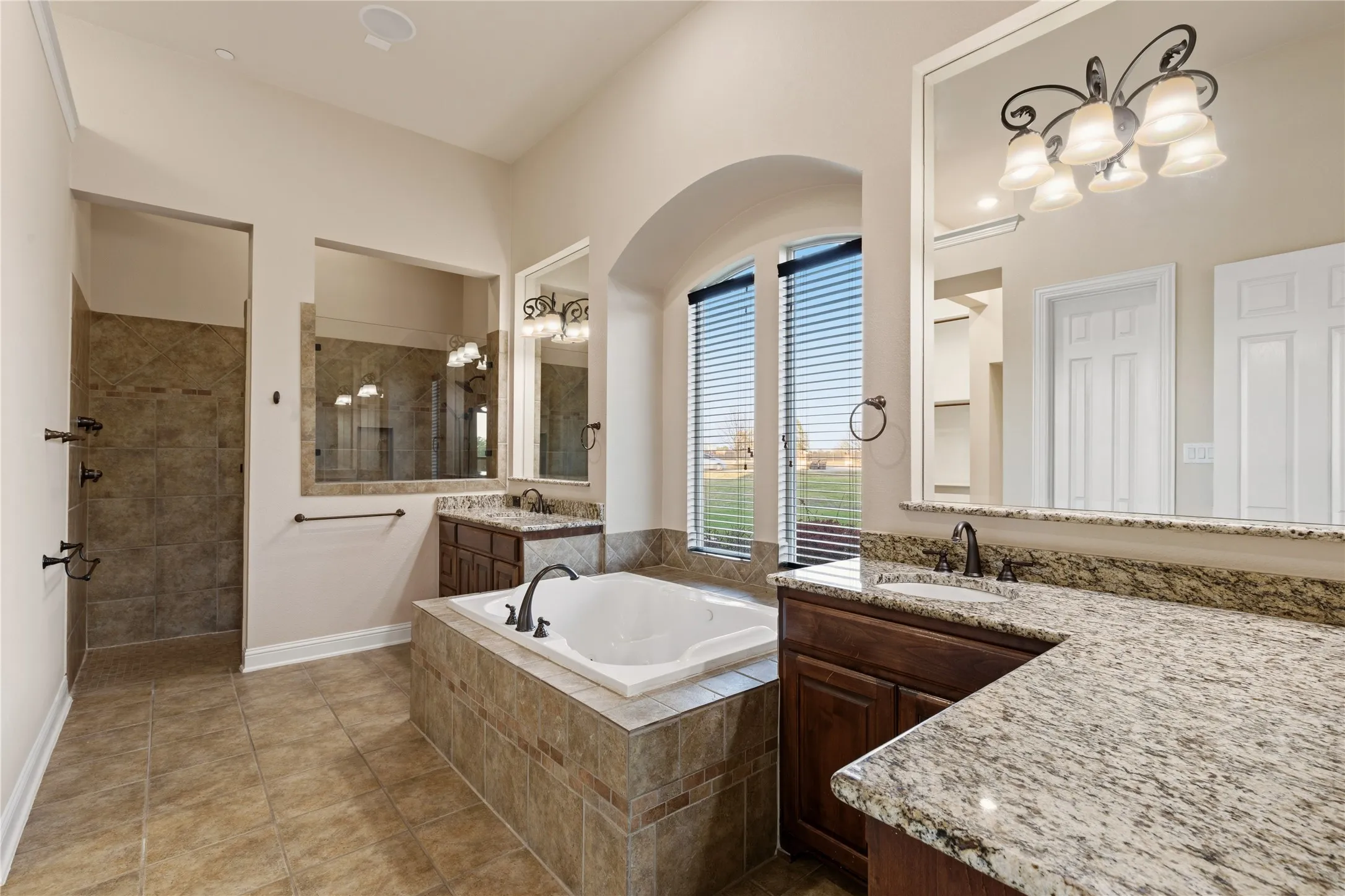 Single Family Residence For Sale in Collin County , 210 Rockland Trail, Lucas, Texas 75002, 5 Bedroom, 6 Bathroom, 6 Garage spaces, 6,062 Sqft, built in 2008, Preowned, mls#21160484, Real Estate Agent in Lucas, Homes For Sale in Collin county, Homes For Sale in Lucas, Realtor in Lucas Texas, Real Estate Brokerage Independent Realty Texas, Luminita Cordes Realtor