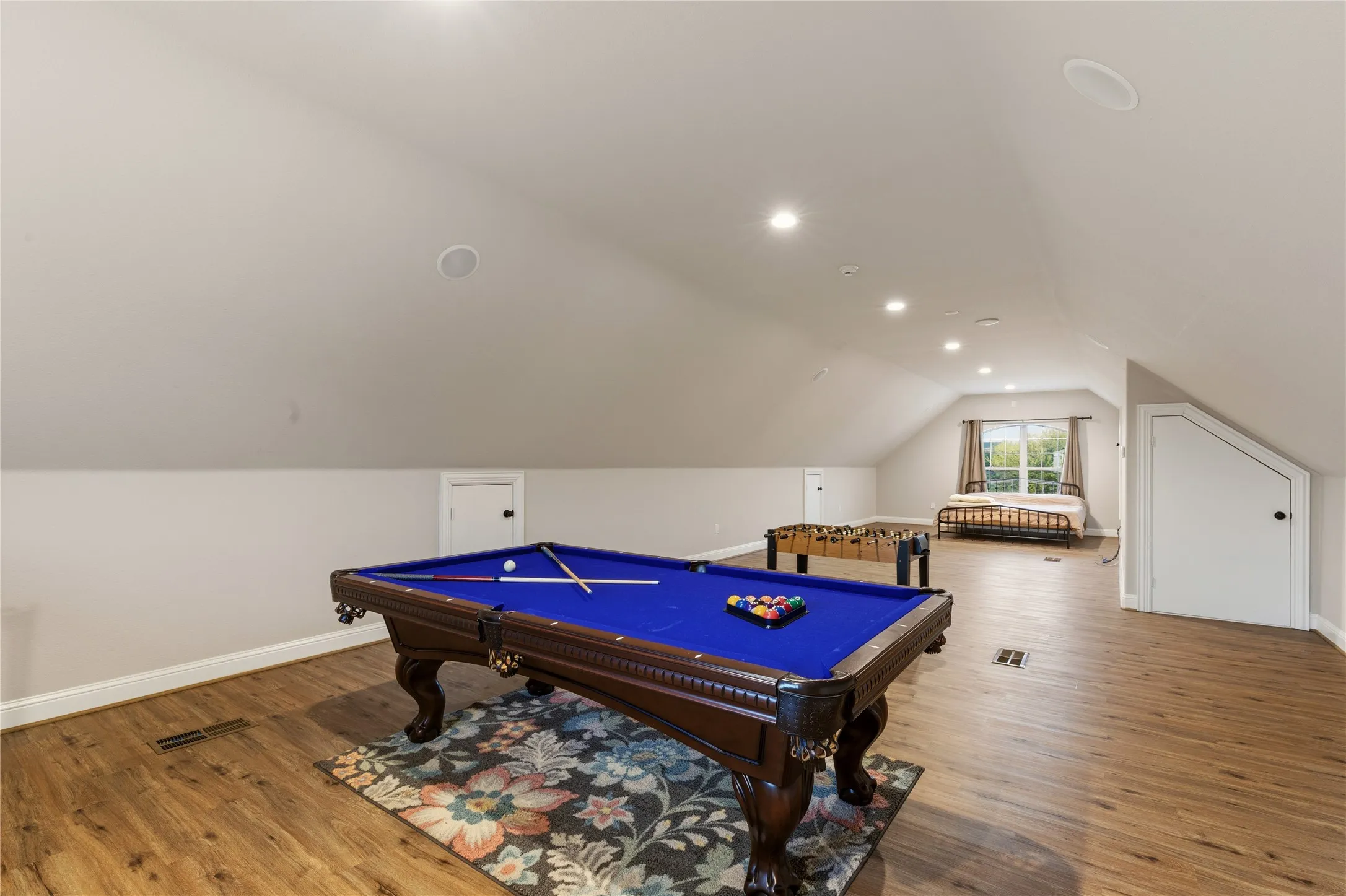 Single Family Residence For Sale in Collin County , 210 Rockland Trail, Lucas, Texas 75002, 5 Bedroom, 6 Bathroom, 6 Garage spaces, 6,062 Sqft, built in 2008, Preowned, mls#21160484, Real Estate Agent in Lucas, Homes For Sale in Collin county, Homes For Sale in Lucas, Realtor in Lucas Texas, Real Estate Brokerage Independent Realty Texas, Luminita Cordes Realtor