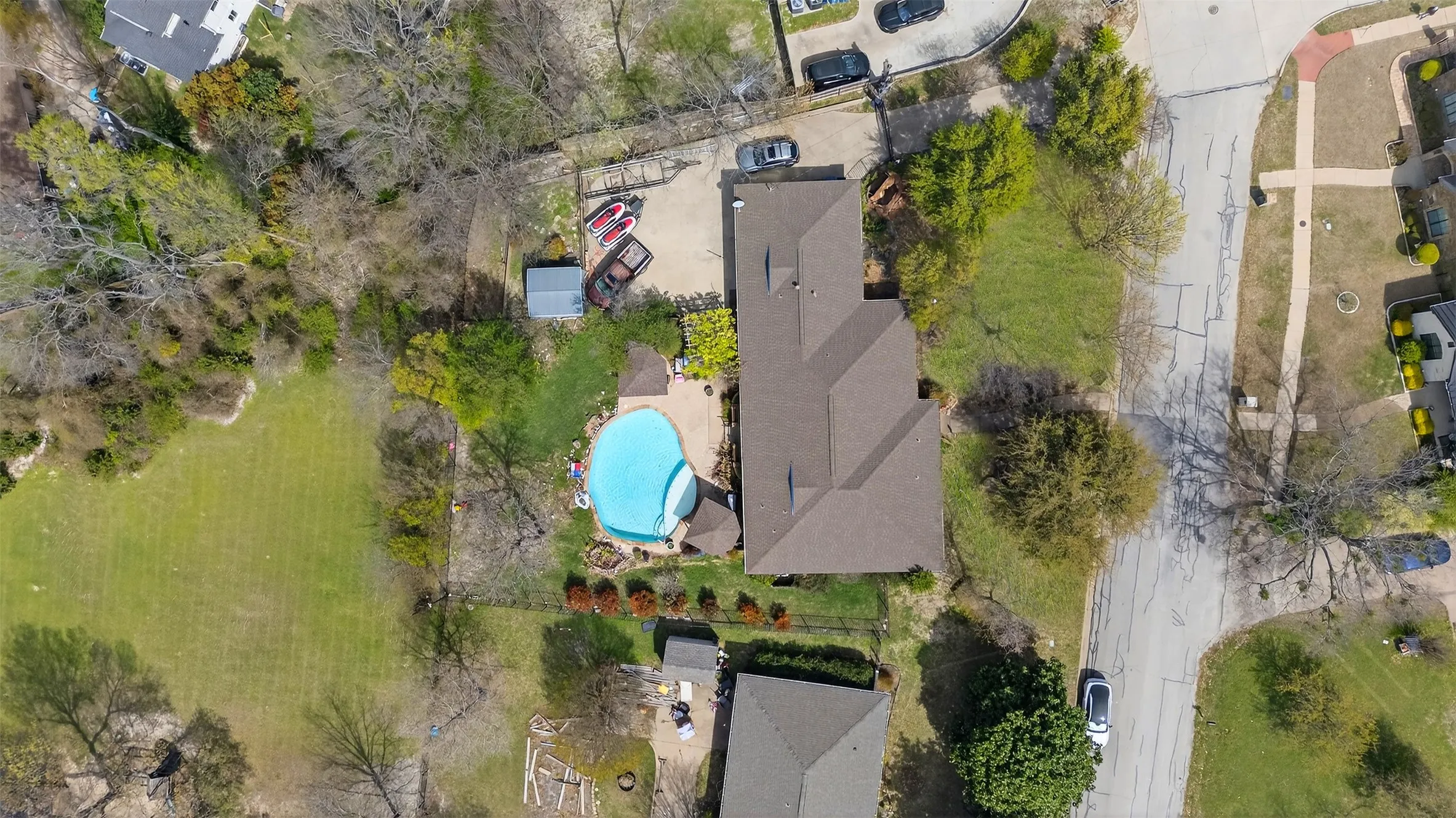 Single Family Residence For Sale in Rockwall County , 902 S Alamo Road, Rockwall, Texas 75087, 2 Bedrooms, 3 Bathrooms, 2 Garage spaces, 2,254 Sqft, built in 1957, Preowned, Price $435,000, mls#21219419, Real Estate Agent in Rockwall, Homes For Sale in Rockwall county, Homes For Sale in Rockwall, Realtor in Rockwall Texas, Real Estate Brokerage Independent Realty Texas, Luminita Cordes Realtor