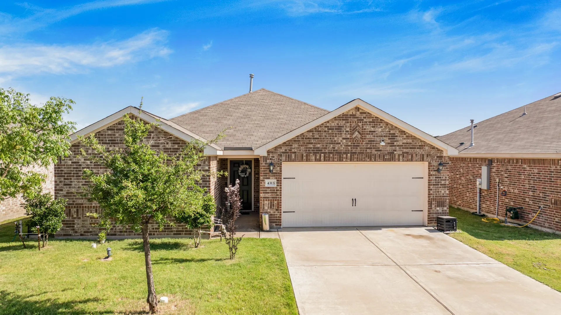Single Family Residence For Sale in Kaufman County , 4313 Cat Tail Way, Forney, Texas 75126, 4 Bedroom, 2 Bathroom, 2 Garage spaces, 1,685 Sqft, built in 2019, mls#21220710, Real Estate Agent in Forney, Homes For Sale in Kaufman county, Homes For Sale in Forney, Realtor in Forney Texas, Real Estate Brokerage Independent Realty Texas, Luminita Cordes Realtor
