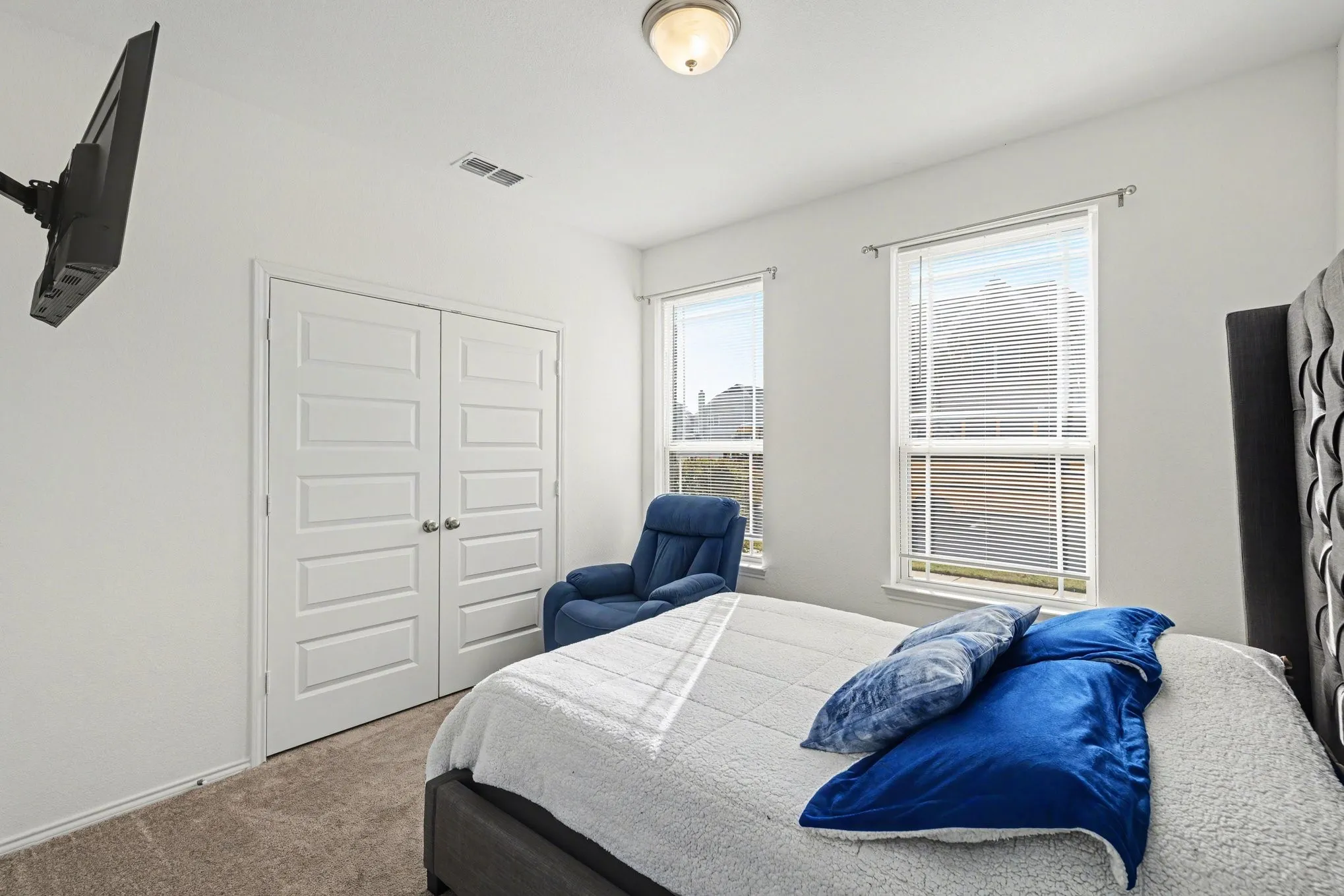 1st level guest bedroom