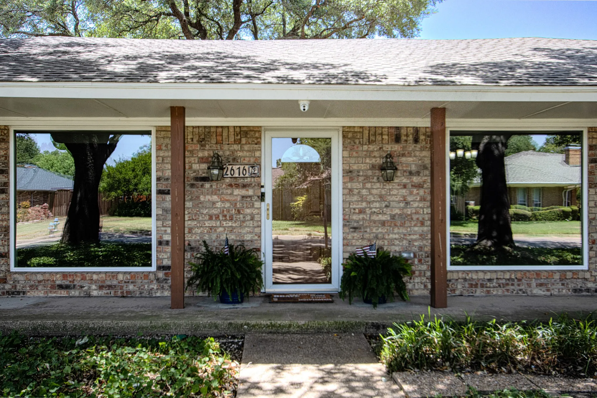 Single Family Residence For Sale in Collin County , 2616 Pin Oak Lane, Plano, Texas 75075, 3 Bedroom, 2 Bathroom, 2 Garage spaces, 2,274 Sqft, built in 1972, mls#21220712, Real Estate Agent in Plano, Homes For Sale in Collin county, Homes For Sale in Plano, Realtor in Plano Texas, Real Estate Brokerage Independent Realty Texas, Luminita Cordes Realtor