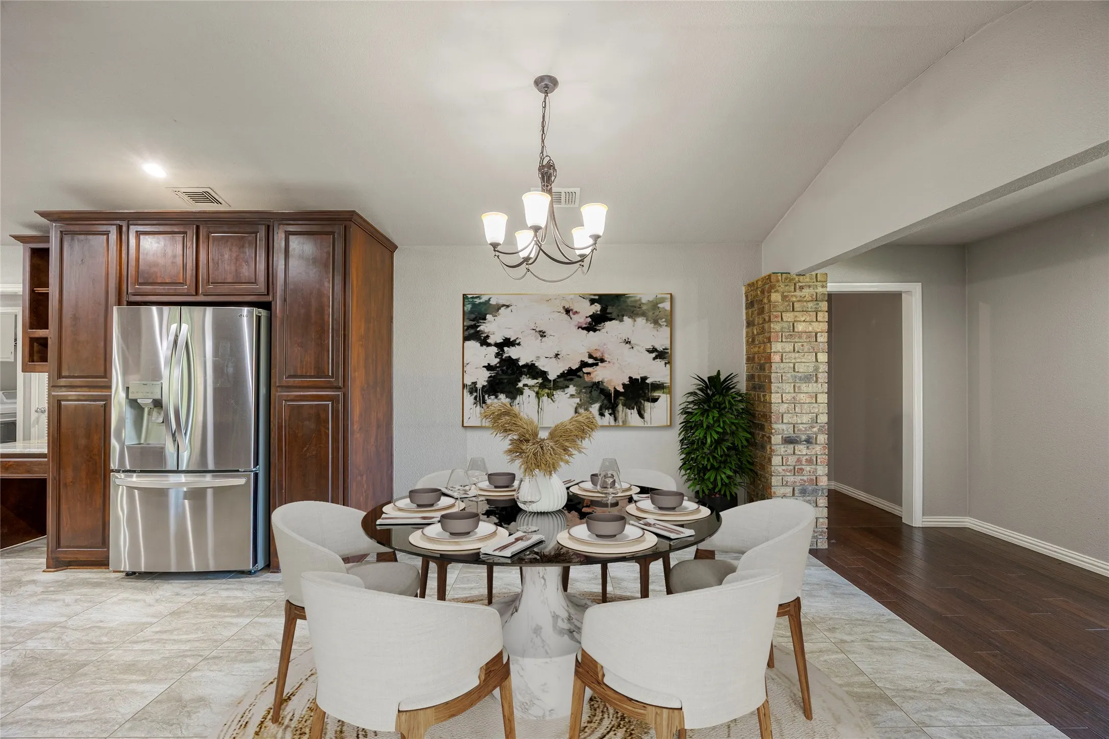 Single Family Residence For Sale in Collin County , 2616 Pin Oak Lane, Plano, Texas 75075, 3 Bedroom, 2 Bathroom, 2 Garage spaces, 2,274 Sqft, built in 1972, mls#21220712, Real Estate Agent in Plano, Homes For Sale in Collin county, Homes For Sale in Plano, Realtor in Plano Texas, Real Estate Brokerage Independent Realty Texas, Luminita Cordes Realtor