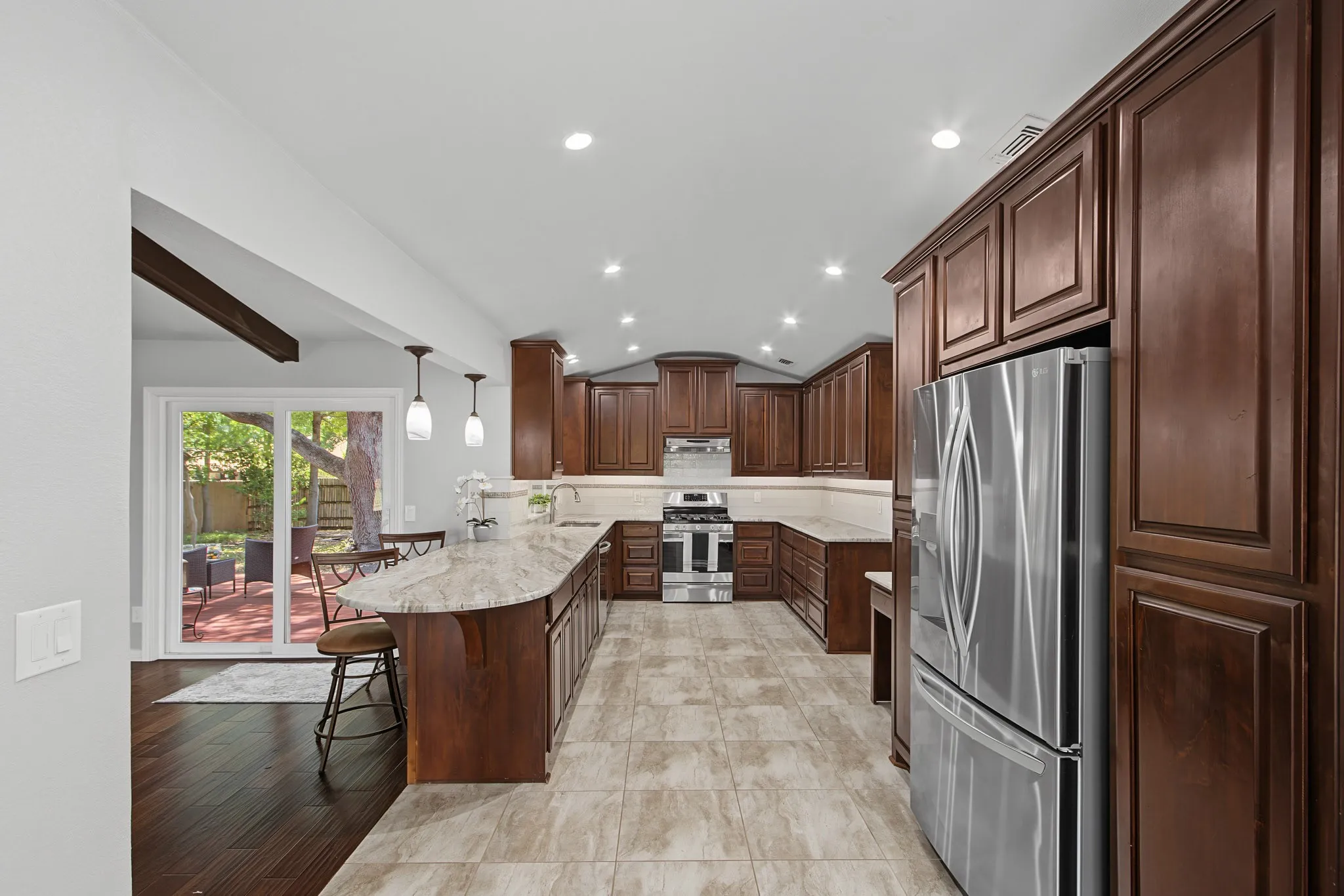 Single Family Residence For Sale in Collin County , 2616 Pin Oak Lane, Plano, Texas 75075, 3 Bedroom, 2 Bathroom, 2 Garage spaces, 2,274 Sqft, built in 1972, mls#21220712, Real Estate Agent in Plano, Homes For Sale in Collin county, Homes For Sale in Plano, Realtor in Plano Texas, Real Estate Brokerage Independent Realty Texas, Luminita Cordes Realtor