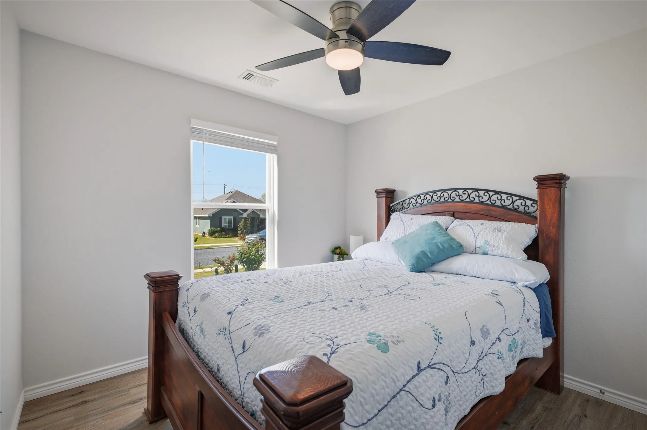 2nd bedroom.