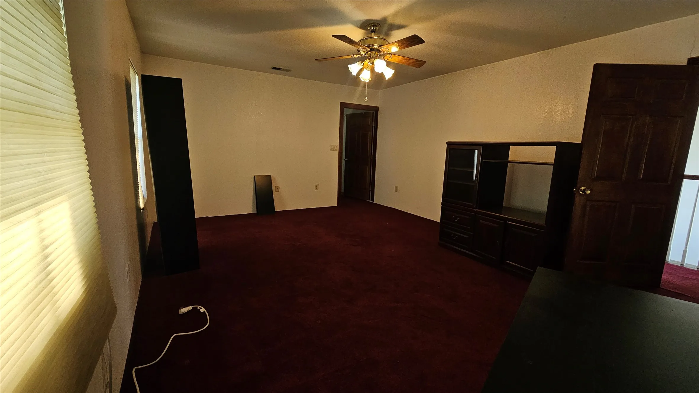 Single Family Residence For Sale in Johnson County , 8736 Johns Road, Alvarado, Texas 76009, 5 Bedroom, 4 Bathroom, Garage spaces, 3,057 Sqft, built in 2000, mls#21213740, Real Estate Agent in Alvarado, Homes For Sale in Johnson county, Homes For Sale in Alvarado, Realtor in Alvarado Texas, Real Estate Brokerage Independent Realty Texas, Luminita Cordes Realtor