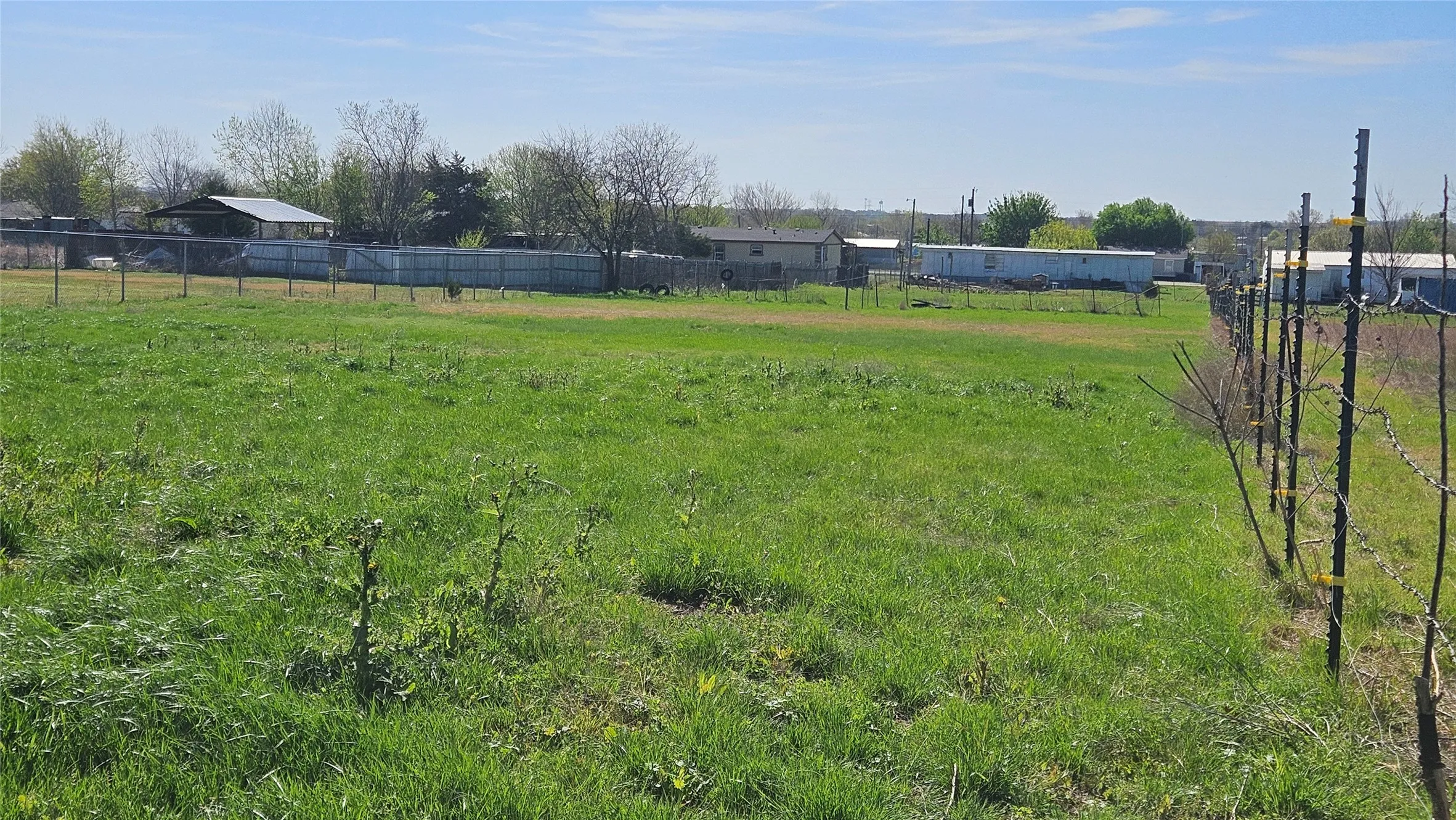 Single Family Residence For Sale in Johnson County , 8736 Johns Road, Alvarado, Texas 76009, 5 Bedroom, 4 Bathroom, Garage spaces, 3,057 Sqft, built in 2000, mls#21213740, Real Estate Agent in Alvarado, Homes For Sale in Johnson county, Homes For Sale in Alvarado, Realtor in Alvarado Texas, Real Estate Brokerage Independent Realty Texas, Luminita Cordes Realtor
