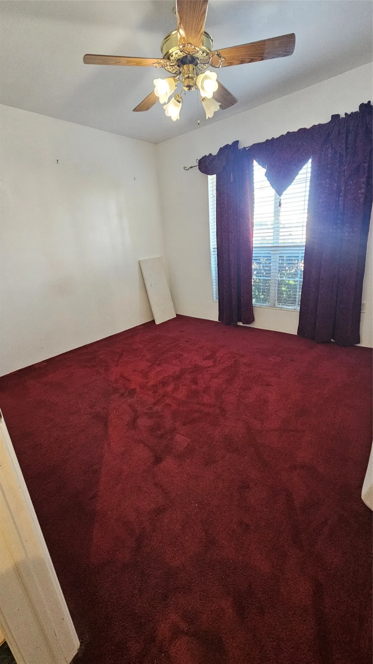Single Family Residence For Sale in Johnson County , 8736 Johns Road, Alvarado, Texas 76009, 5 Bedroom, 4 Bathroom, Garage spaces, 3,057 Sqft, built in 2000, mls#21213740, Real Estate Agent in Alvarado, Homes For Sale in Johnson county, Homes For Sale in Alvarado, Realtor in Alvarado Texas, Real Estate Brokerage Independent Realty Texas, Luminita Cordes Realtor