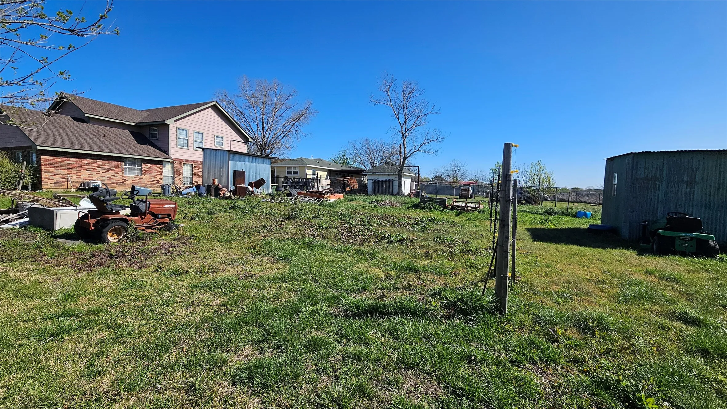 Single Family Residence For Sale in Johnson County , 8736 Johns Road, Alvarado, Texas 76009, 5 Bedroom, 4 Bathroom, Garage spaces, 3,057 Sqft, built in 2000, mls#21213740, Real Estate Agent in Alvarado, Homes For Sale in Johnson county, Homes For Sale in Alvarado, Realtor in Alvarado Texas, Real Estate Brokerage Independent Realty Texas, Luminita Cordes Realtor