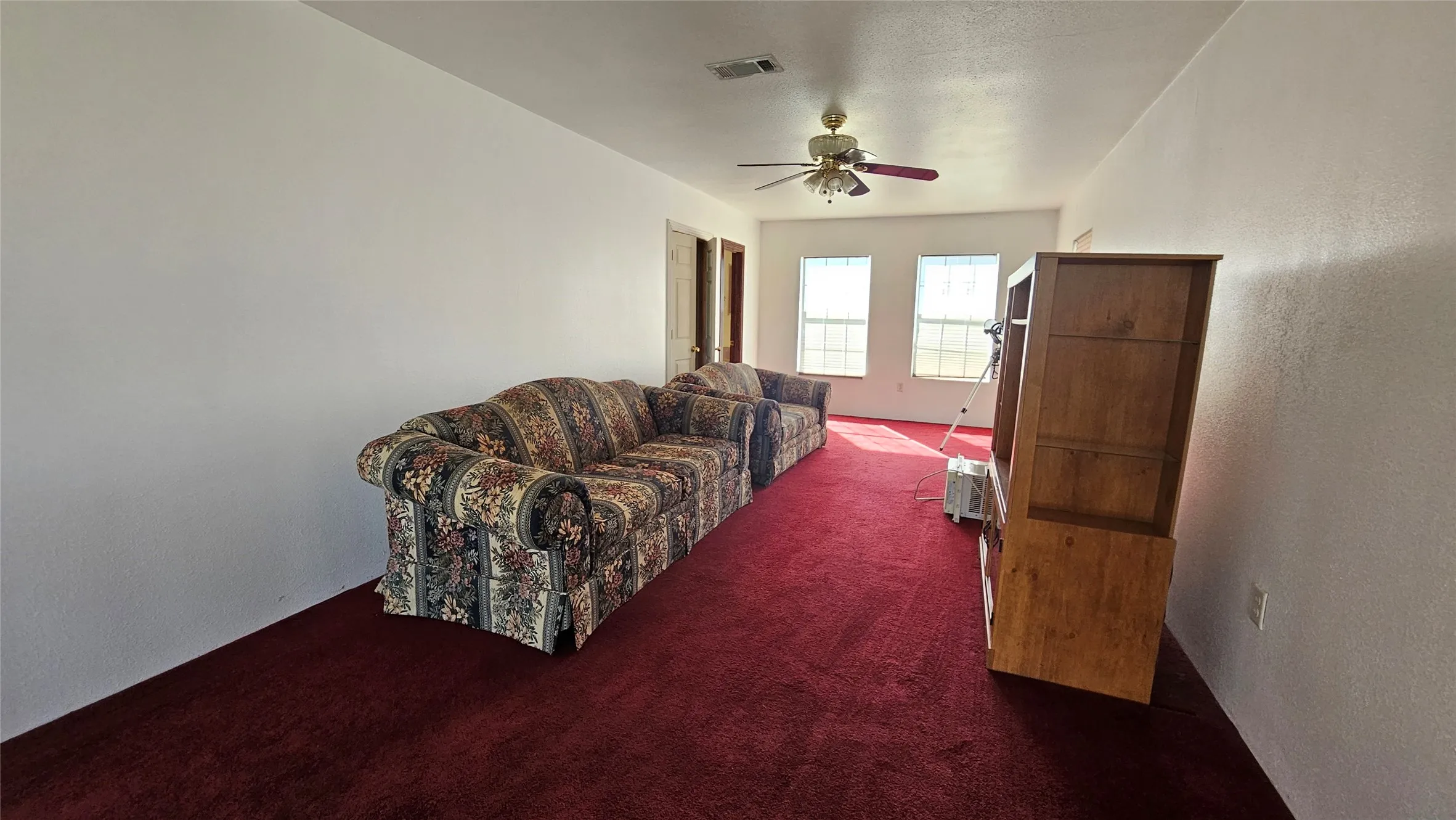 Single Family Residence For Sale in Johnson County , 8736 Johns Road, Alvarado, Texas 76009, 5 Bedroom, 4 Bathroom, Garage spaces, 3,057 Sqft, built in 2000, mls#21213740, Real Estate Agent in Alvarado, Homes For Sale in Johnson county, Homes For Sale in Alvarado, Realtor in Alvarado Texas, Real Estate Brokerage Independent Realty Texas, Luminita Cordes Realtor
