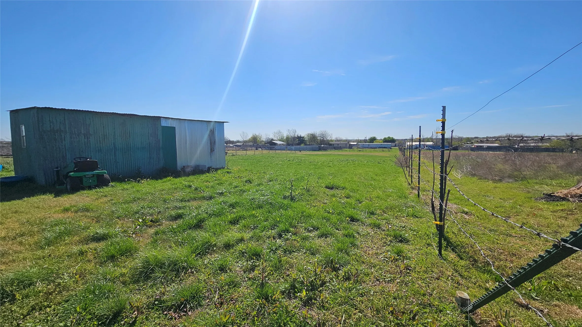 Single Family Residence For Sale in Johnson County , 8736 Johns Road, Alvarado, Texas 76009, 5 Bedroom, 4 Bathroom, Garage spaces, 3,057 Sqft, built in 2000, mls#21213740, Real Estate Agent in Alvarado, Homes For Sale in Johnson county, Homes For Sale in Alvarado, Realtor in Alvarado Texas, Real Estate Brokerage Independent Realty Texas, Luminita Cordes Realtor