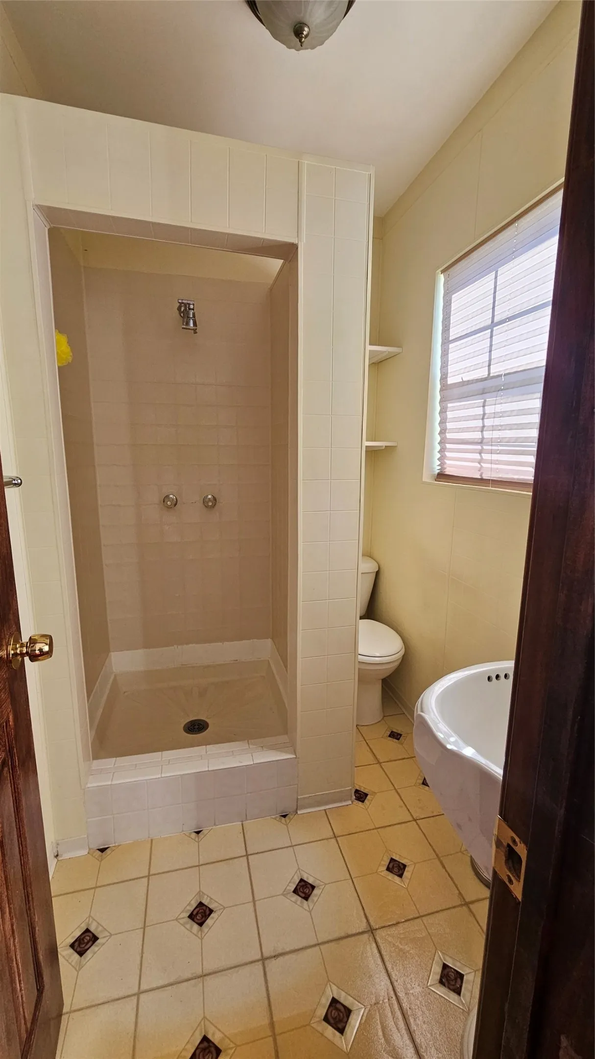 Single Family Residence For Sale in Johnson County , 8736 Johns Road, Alvarado, Texas 76009, 5 Bedroom, 4 Bathroom, Garage spaces, 3,057 Sqft, built in 2000, mls#21213740, Real Estate Agent in Alvarado, Homes For Sale in Johnson county, Homes For Sale in Alvarado, Realtor in Alvarado Texas, Real Estate Brokerage Independent Realty Texas, Luminita Cordes Realtor