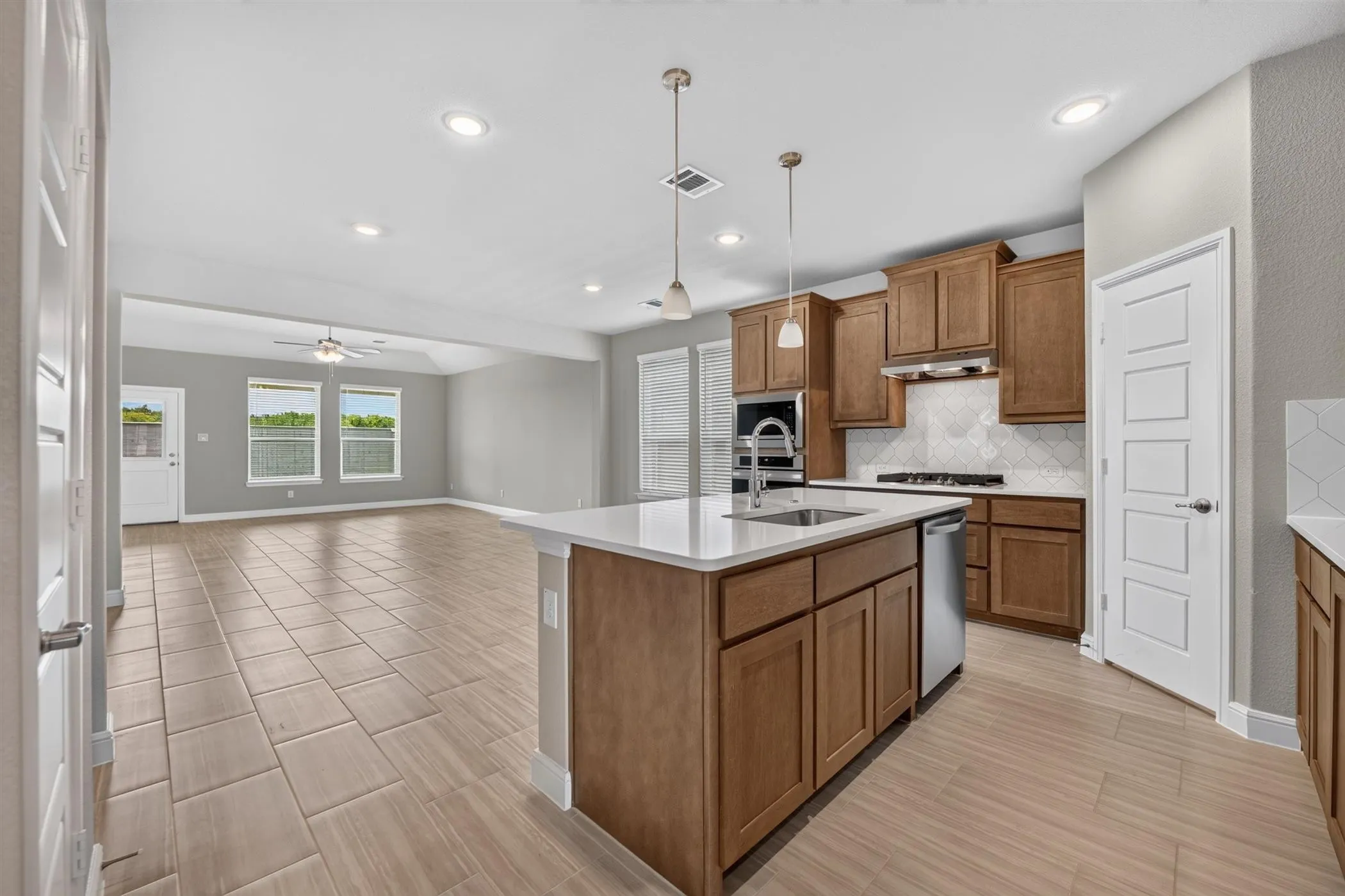 Single Family Residence For Sale in Denton County , 11224 WINGED ELM Way, Justin, Texas 76247, 4 Bedroom, 2 Bathroom, 2 Garage spaces, 2,184 Sqft, built in 2026, New Construction - Complete, mls#21219087, Real Estate Agent in Justin, Homes For Sale in Denton county, Homes For Sale in Justin, Realtor in Justin Texas, Real Estate Brokerage Independent Realty Texas, Luminita Cordes Realtor