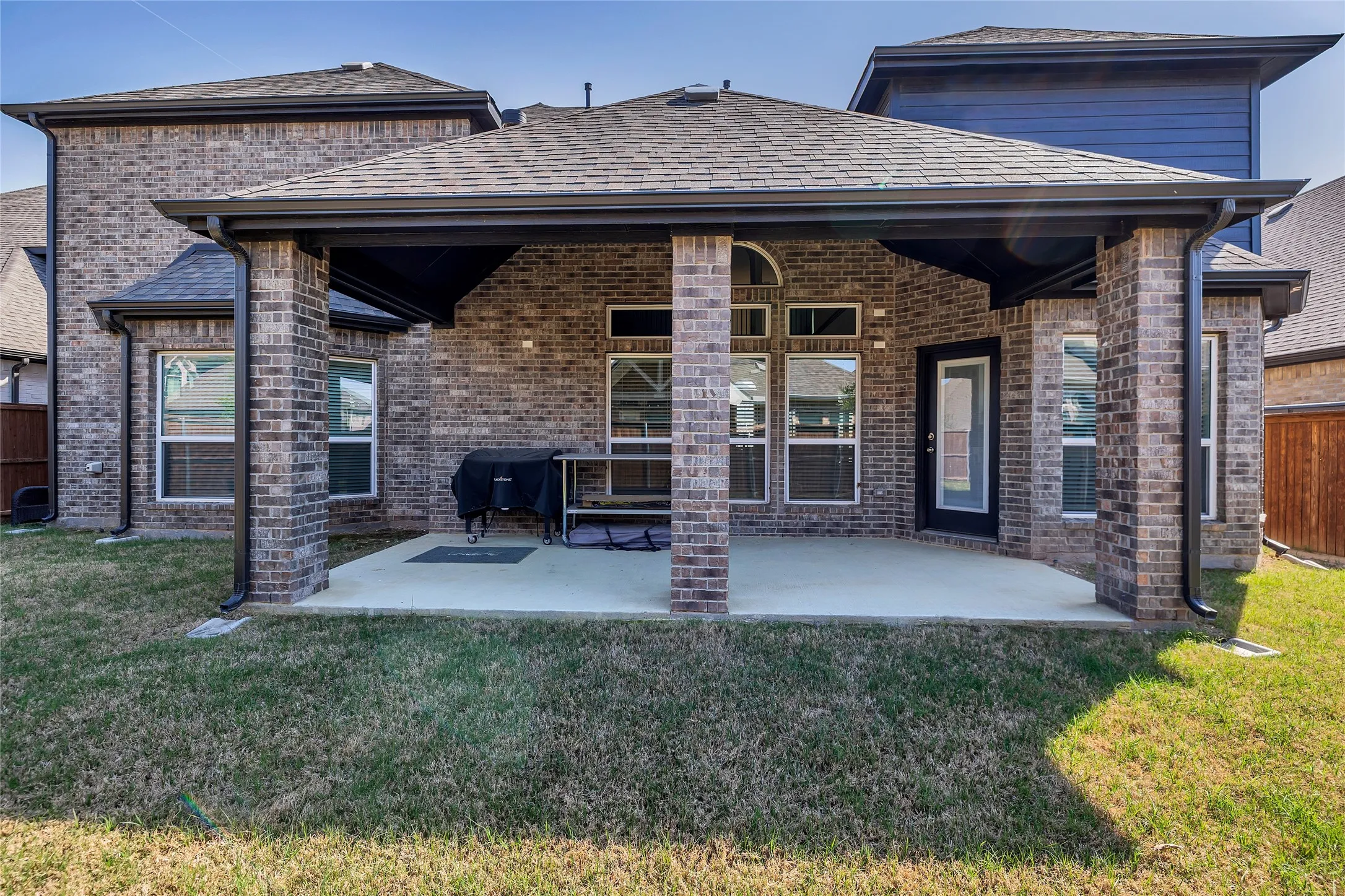 Single Family Residence For Sale in Tarrant County , 566 Long Meadow Drive, Haslet, Texas 76052, 5 Bedroom, 4 Bathroom, 3 Garage spaces, 3,781 Sqft, built in 2022, Preowned, mls#21219561, Real Estate Agent in Haslet, Homes For Sale in Tarrant county, Homes For Sale in Haslet, Realtor in Haslet Texas, Real Estate Brokerage Independent Realty Texas, Luminita Cordes Realtor