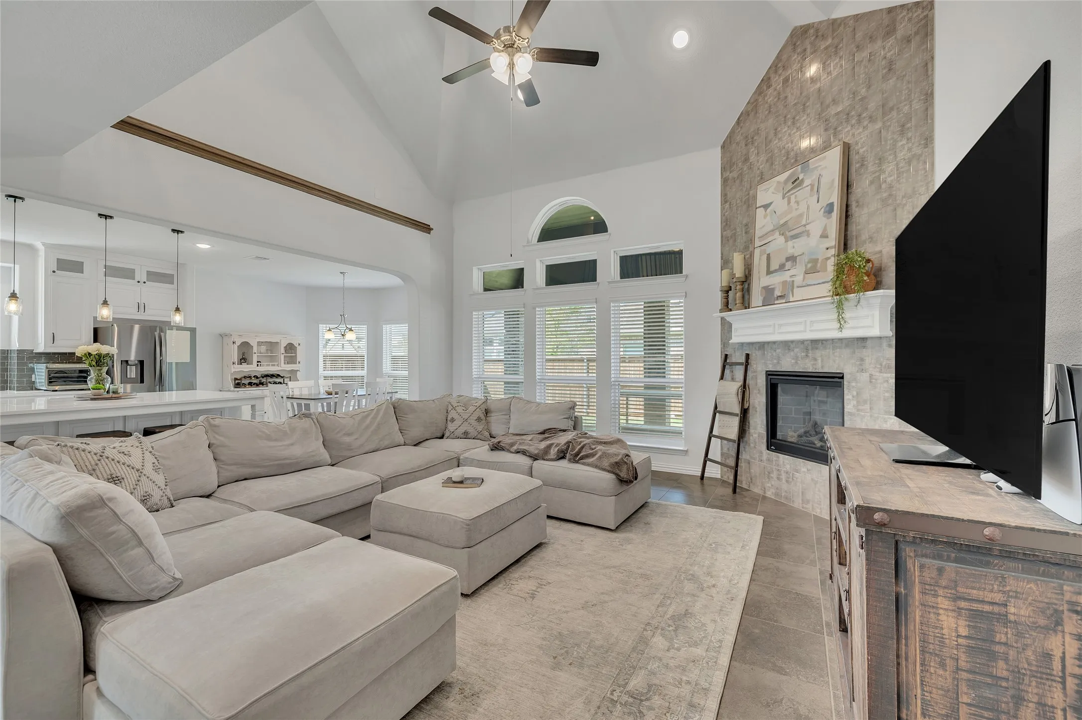 Single Family Residence For Sale in Tarrant County , 566 Long Meadow Drive, Haslet, Texas 76052, 5 Bedroom, 4 Bathroom, 3 Garage spaces, 3,781 Sqft, built in 2022, Preowned, mls#21219561, Real Estate Agent in Haslet, Homes For Sale in Tarrant county, Homes For Sale in Haslet, Realtor in Haslet Texas, Real Estate Brokerage Independent Realty Texas, Luminita Cordes Realtor