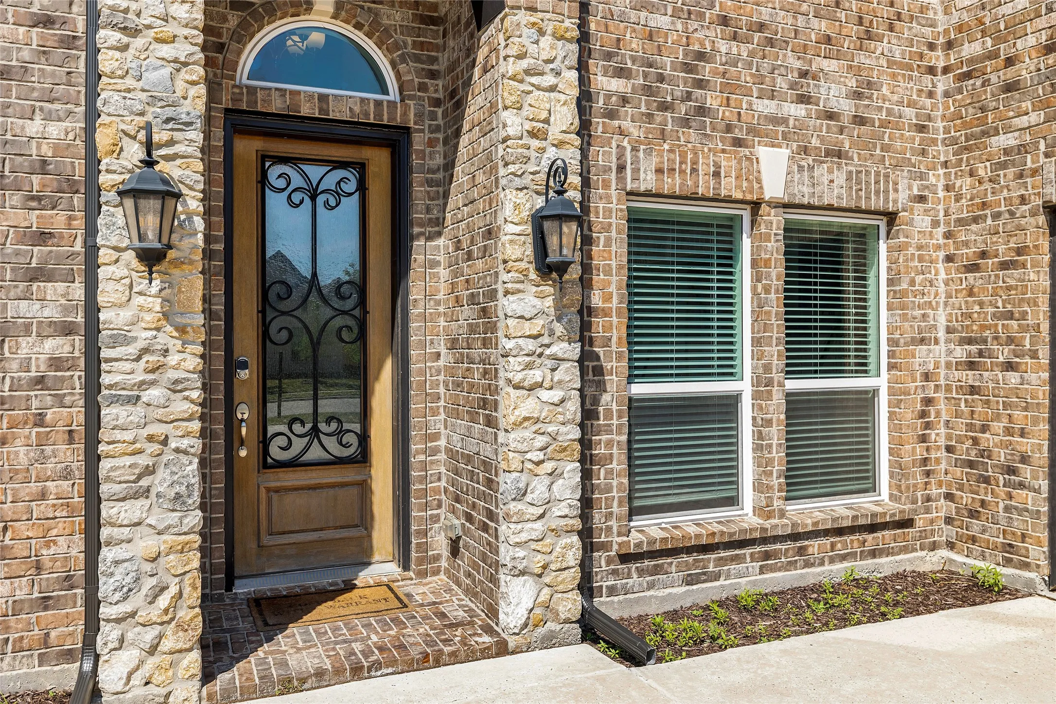 Single Family Residence For Sale in Tarrant County , 566 Long Meadow Drive, Haslet, Texas 76052, 5 Bedroom, 4 Bathroom, 3 Garage spaces, 3,781 Sqft, built in 2022, Preowned, mls#21219561, Real Estate Agent in Haslet, Homes For Sale in Tarrant county, Homes For Sale in Haslet, Realtor in Haslet Texas, Real Estate Brokerage Independent Realty Texas, Luminita Cordes Realtor