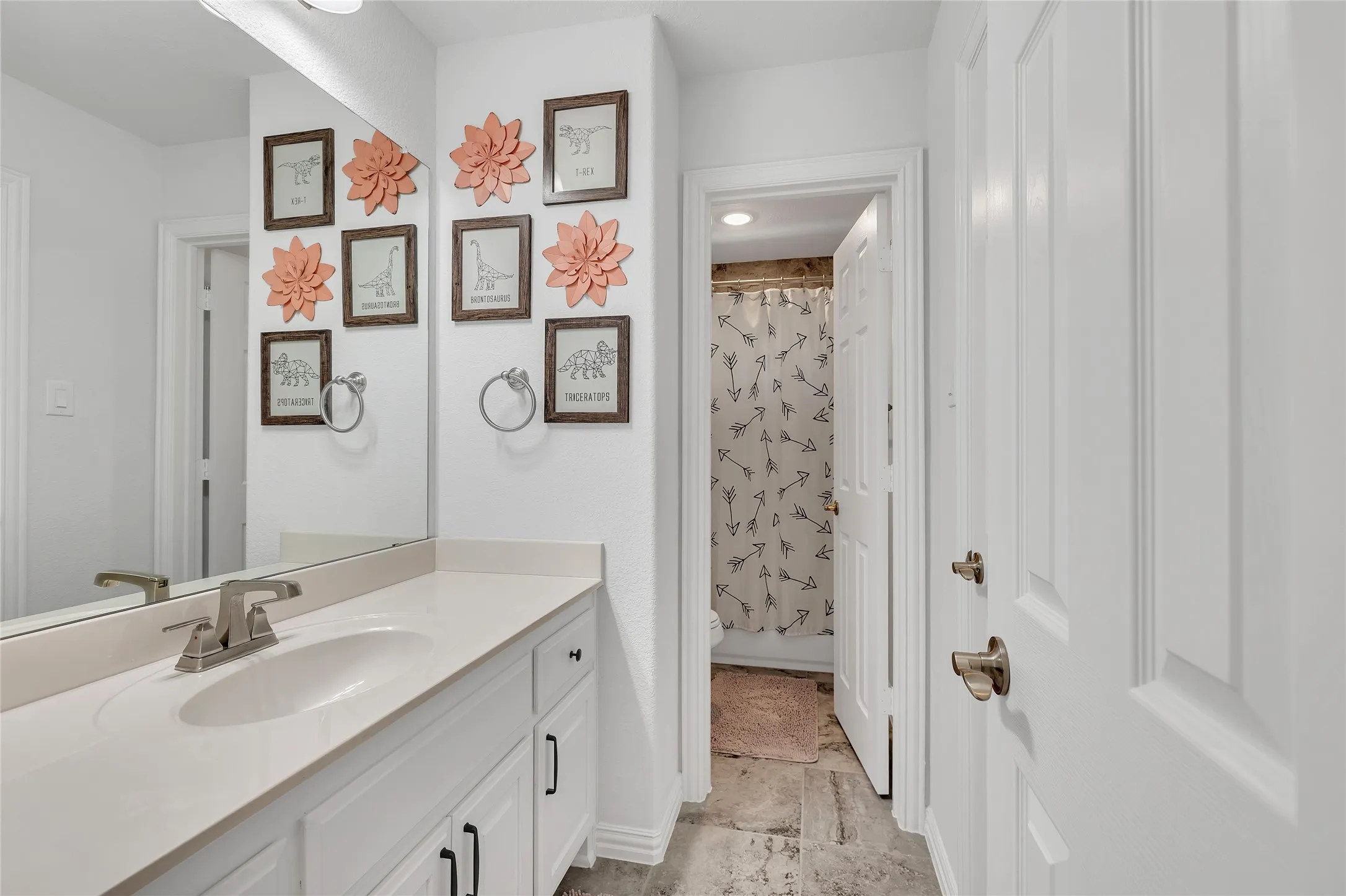 Full bath on 2nd floor with tub and shower.