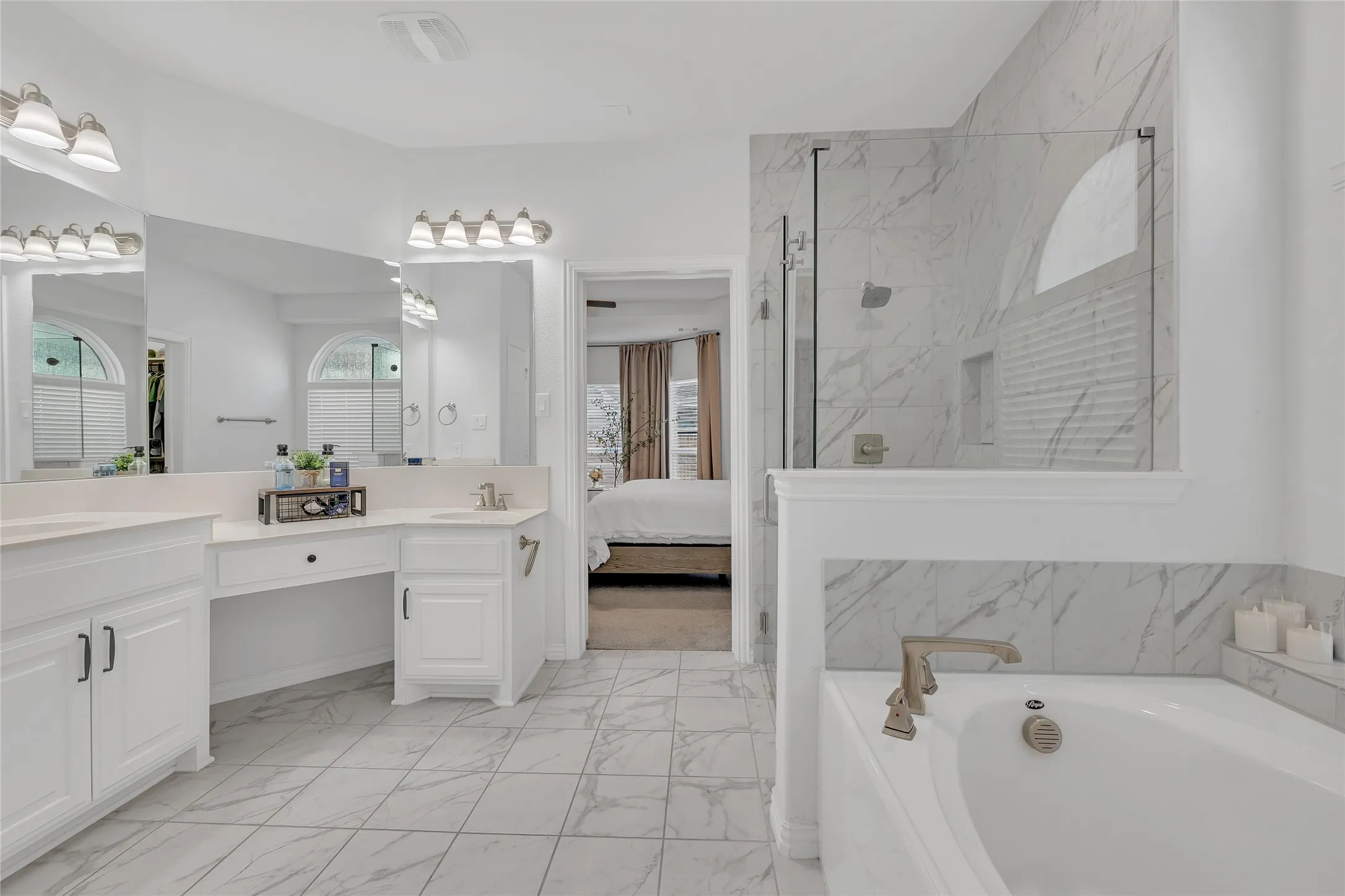 Single Family Residence For Sale in Tarrant County , 566 Long Meadow Drive, Haslet, Texas 76052, 5 Bedroom, 4 Bathroom, 3 Garage spaces, 3,781 Sqft, built in 2022, Preowned, mls#21219561, Real Estate Agent in Haslet, Homes For Sale in Tarrant county, Homes For Sale in Haslet, Realtor in Haslet Texas, Real Estate Brokerage Independent Realty Texas, Luminita Cordes Realtor