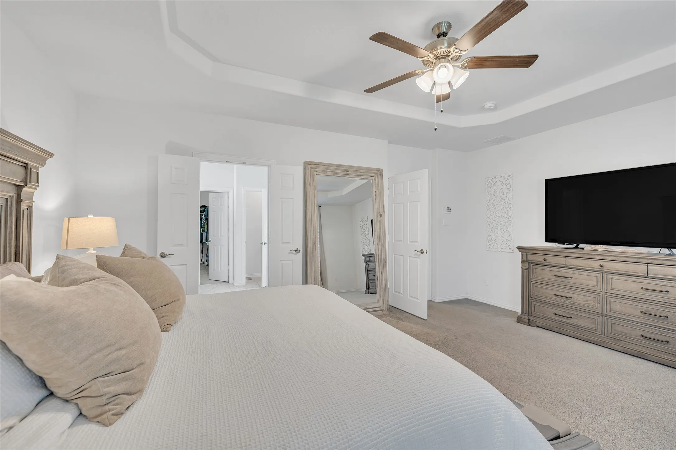 Single Family Residence For Sale in Tarrant County , 566 Long Meadow Drive, Haslet, Texas 76052, 5 Bedroom, 4 Bathroom, 3 Garage spaces, 3,781 Sqft, built in 2022, Preowned, mls#21219561, Real Estate Agent in Haslet, Homes For Sale in Tarrant county, Homes For Sale in Haslet, Realtor in Haslet Texas, Real Estate Brokerage Independent Realty Texas, Luminita Cordes Realtor