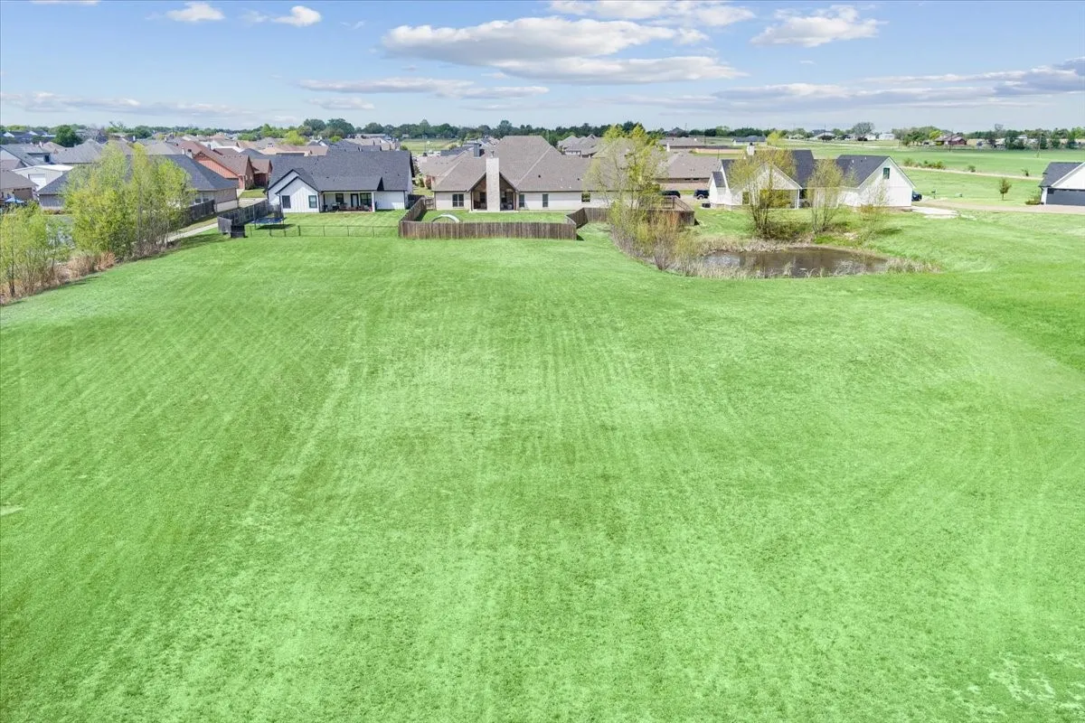 View of yard with a residential view