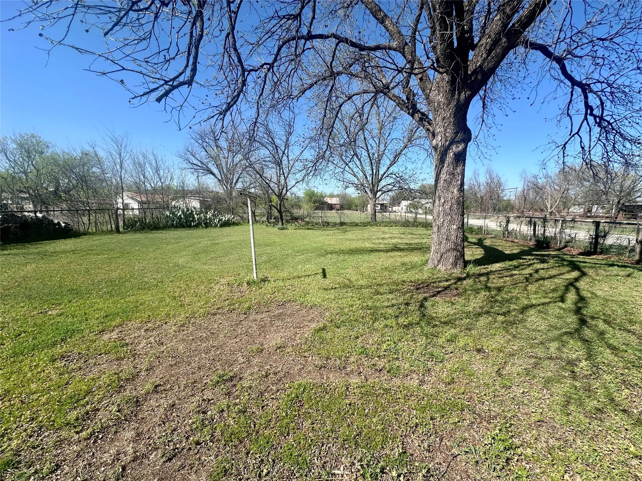 Single Family Residence For Sale in Coleman County , 302 W Ripley Street, Coleman, Texas 76834, 3 Bedroom, 1 Bathroom, Garage spaces, 1,440 Sqft, built in 1920, mls#21220786, Real Estate Agent in Coleman, Homes For Sale in Coleman county, Homes For Sale in Coleman, Realtor in Coleman Texas, Real Estate Brokerage Independent Realty Texas, Luminita Cordes Realtor