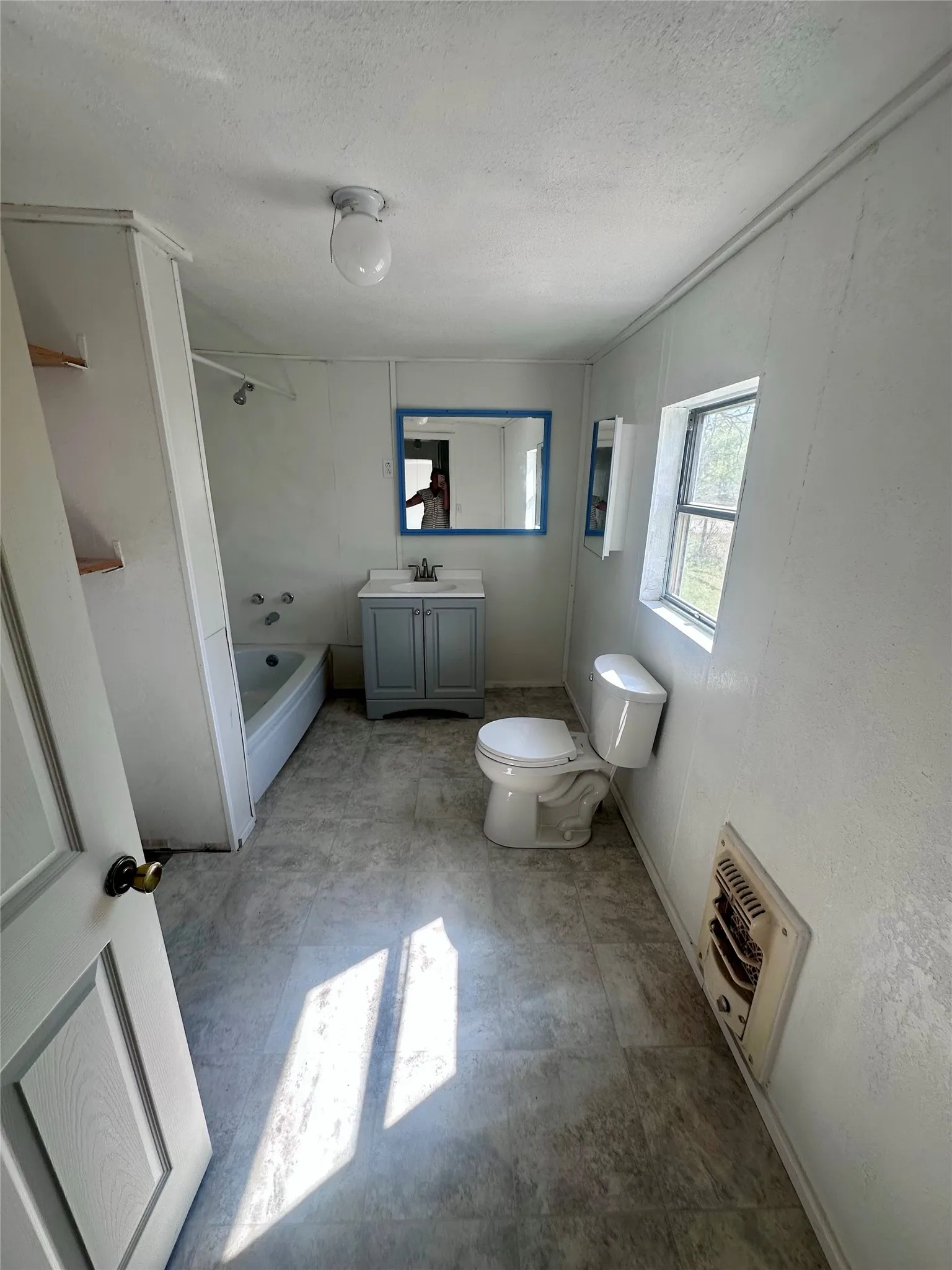 Single Family Residence For Sale in Coleman County , 302 W Ripley Street, Coleman, Texas 76834, 3 Bedroom, 1 Bathroom, Garage spaces, 1,440 Sqft, built in 1920, mls#21220786, Real Estate Agent in Coleman, Homes For Sale in Coleman county, Homes For Sale in Coleman, Realtor in Coleman Texas, Real Estate Brokerage Independent Realty Texas, Luminita Cordes Realtor