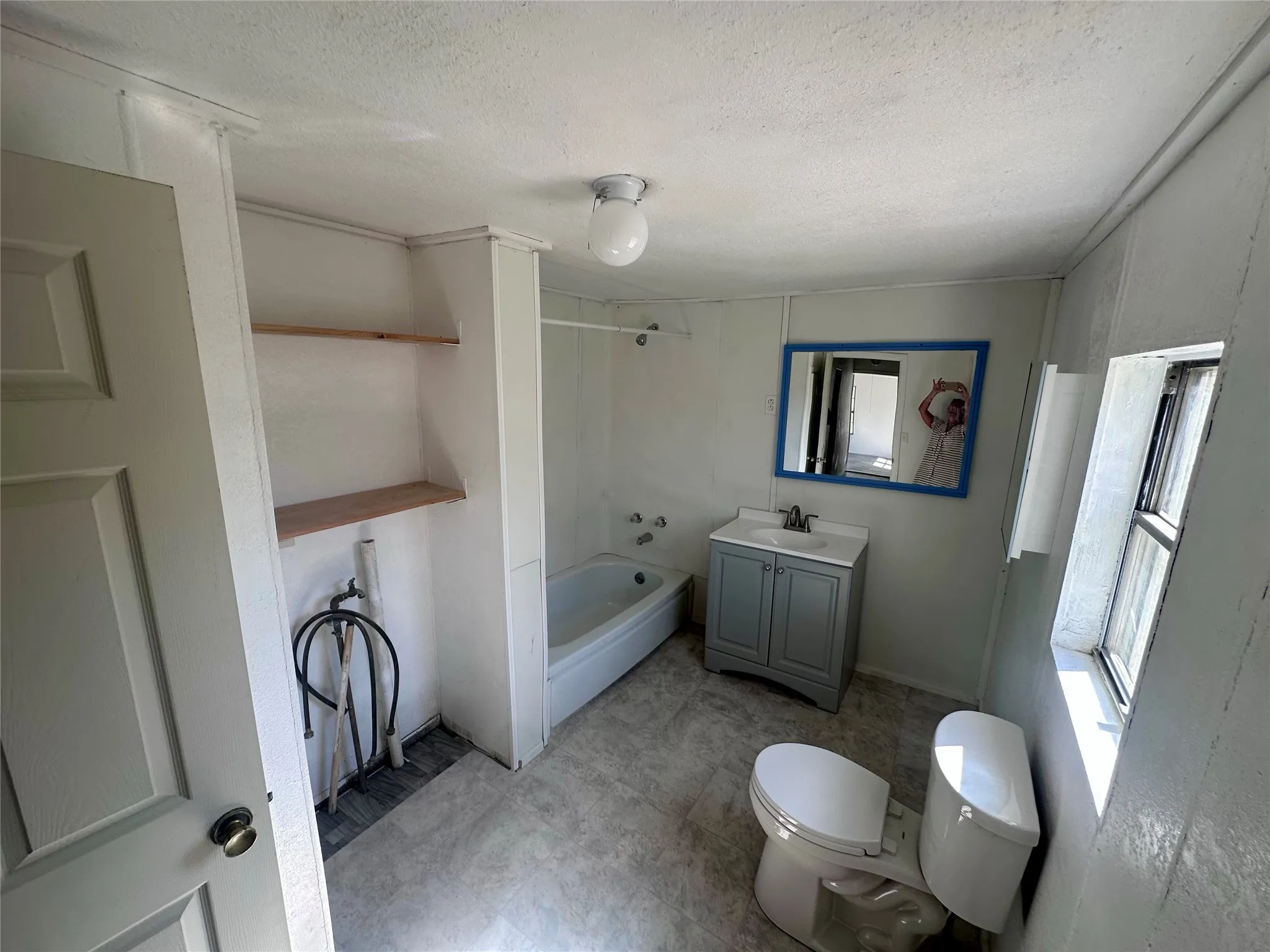 Single Family Residence For Sale in Coleman County , 302 W Ripley Street, Coleman, Texas 76834, 3 Bedroom, 1 Bathroom, Garage spaces, 1,440 Sqft, built in 1920, mls#21220786, Real Estate Agent in Coleman, Homes For Sale in Coleman county, Homes For Sale in Coleman, Realtor in Coleman Texas, Real Estate Brokerage Independent Realty Texas, Luminita Cordes Realtor