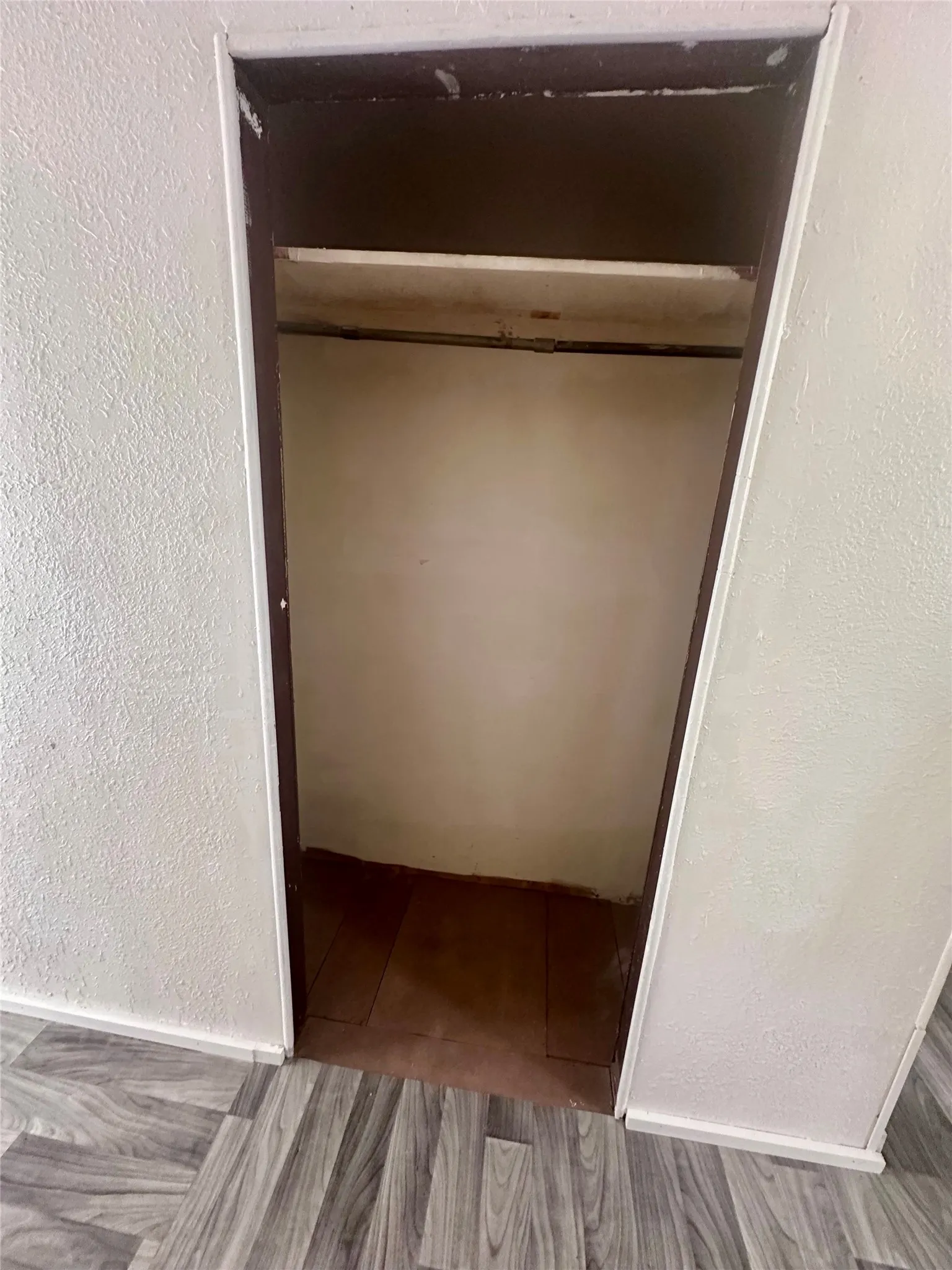 Single Family Residence For Sale in Coleman County , 302 W Ripley Street, Coleman, Texas 76834, 3 Bedroom, 1 Bathroom, Garage spaces, 1,440 Sqft, built in 1920, mls#21220786, Real Estate Agent in Coleman, Homes For Sale in Coleman county, Homes For Sale in Coleman, Realtor in Coleman Texas, Real Estate Brokerage Independent Realty Texas, Luminita Cordes Realtor
