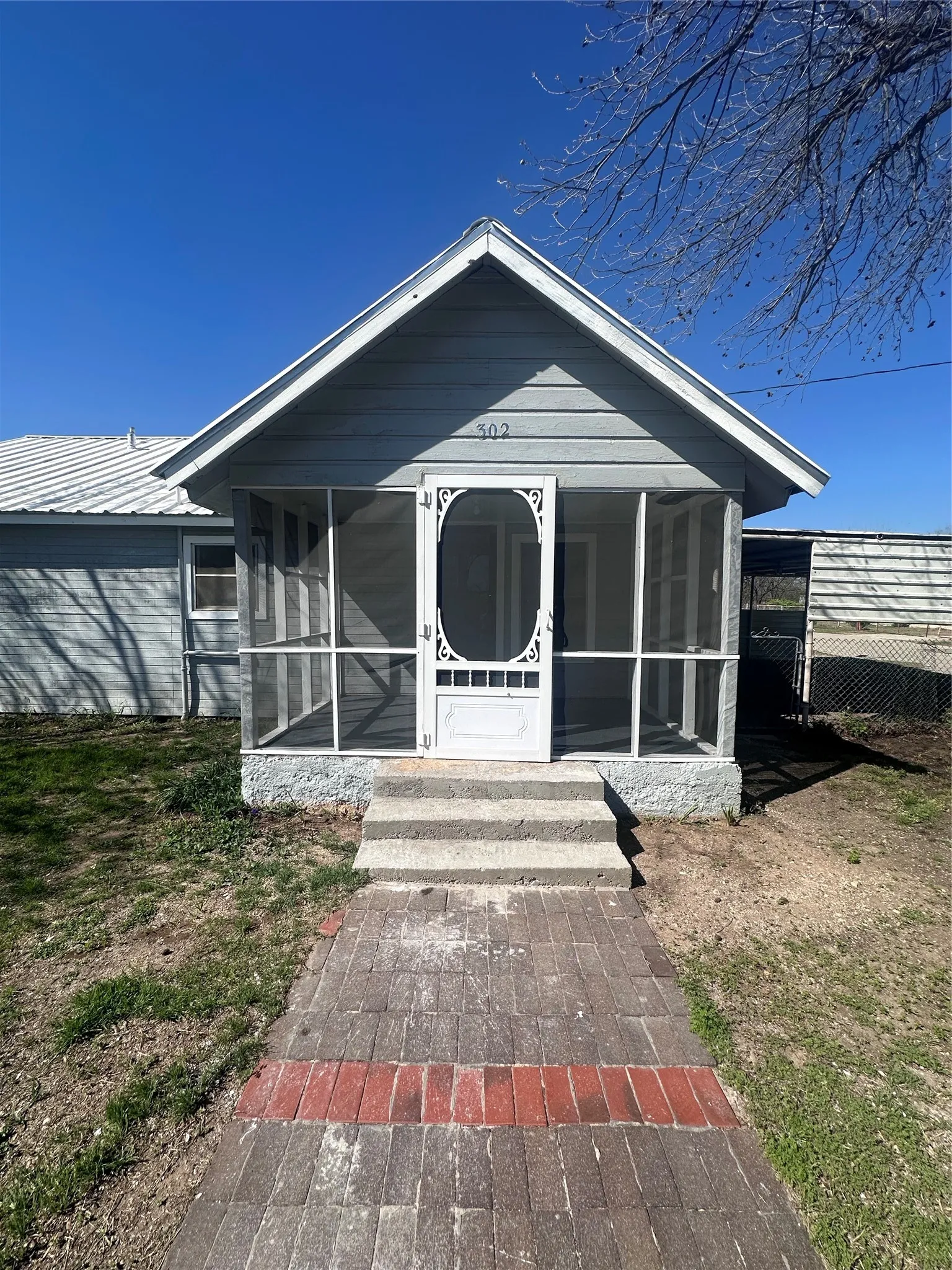 Single Family Residence For Sale in Coleman County , 302 W Ripley Street, Coleman, Texas 76834, 3 Bedroom, 1 Bathroom, Garage spaces, 1,440 Sqft, built in 1920, mls#21220786, Real Estate Agent in Coleman, Homes For Sale in Coleman county, Homes For Sale in Coleman, Realtor in Coleman Texas, Real Estate Brokerage Independent Realty Texas, Luminita Cordes Realtor