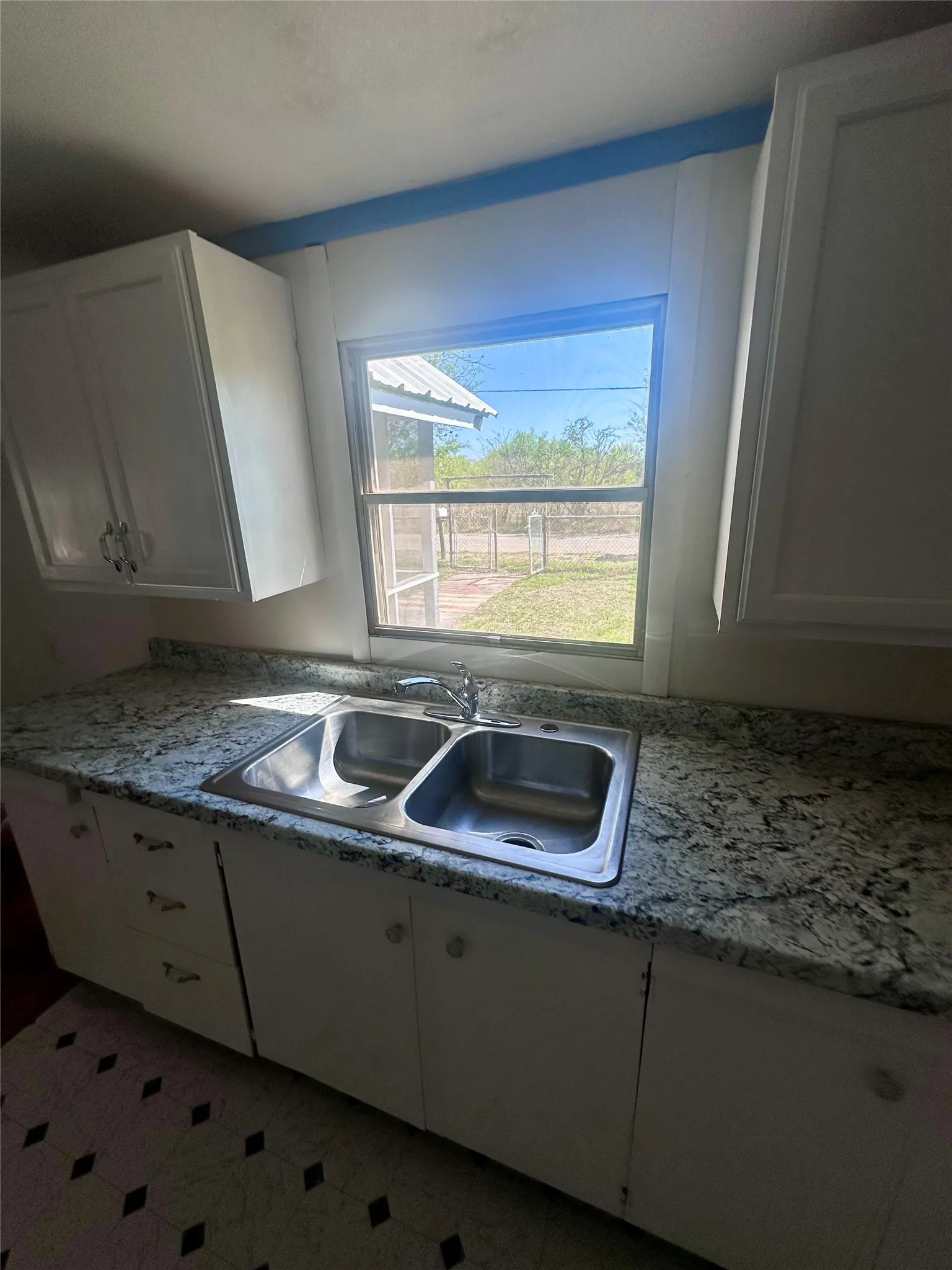 Single Family Residence For Sale in Coleman County , 302 W Ripley Street, Coleman, Texas 76834, 3 Bedroom, 1 Bathroom, Garage spaces, 1,440 Sqft, built in 1920, mls#21220786, Real Estate Agent in Coleman, Homes For Sale in Coleman county, Homes For Sale in Coleman, Realtor in Coleman Texas, Real Estate Brokerage Independent Realty Texas, Luminita Cordes Realtor
