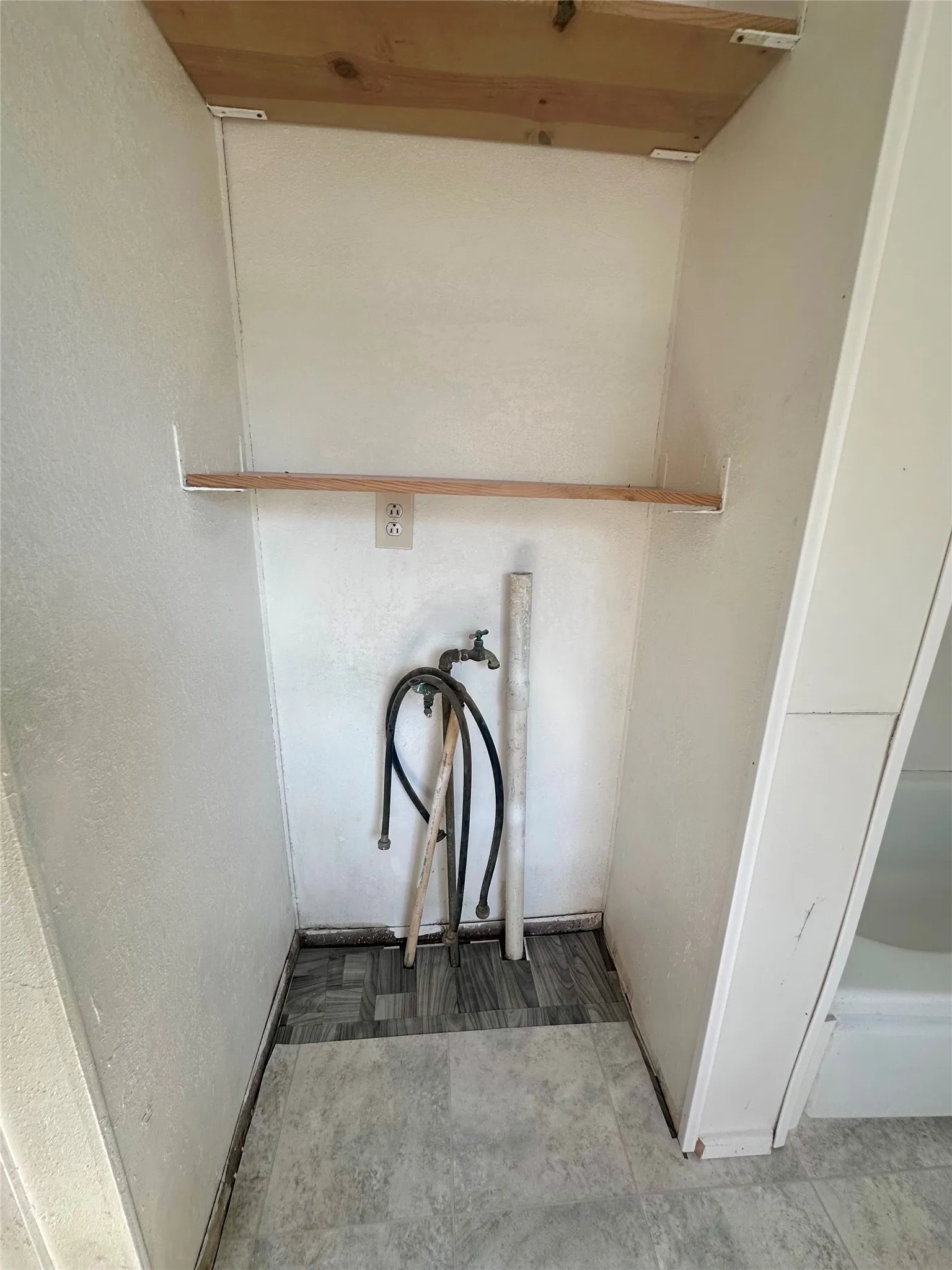 Single Family Residence For Sale in Coleman County , 302 W Ripley Street, Coleman, Texas 76834, 3 Bedroom, 1 Bathroom, Garage spaces, 1,440 Sqft, built in 1920, mls#21220786, Real Estate Agent in Coleman, Homes For Sale in Coleman county, Homes For Sale in Coleman, Realtor in Coleman Texas, Real Estate Brokerage Independent Realty Texas, Luminita Cordes Realtor