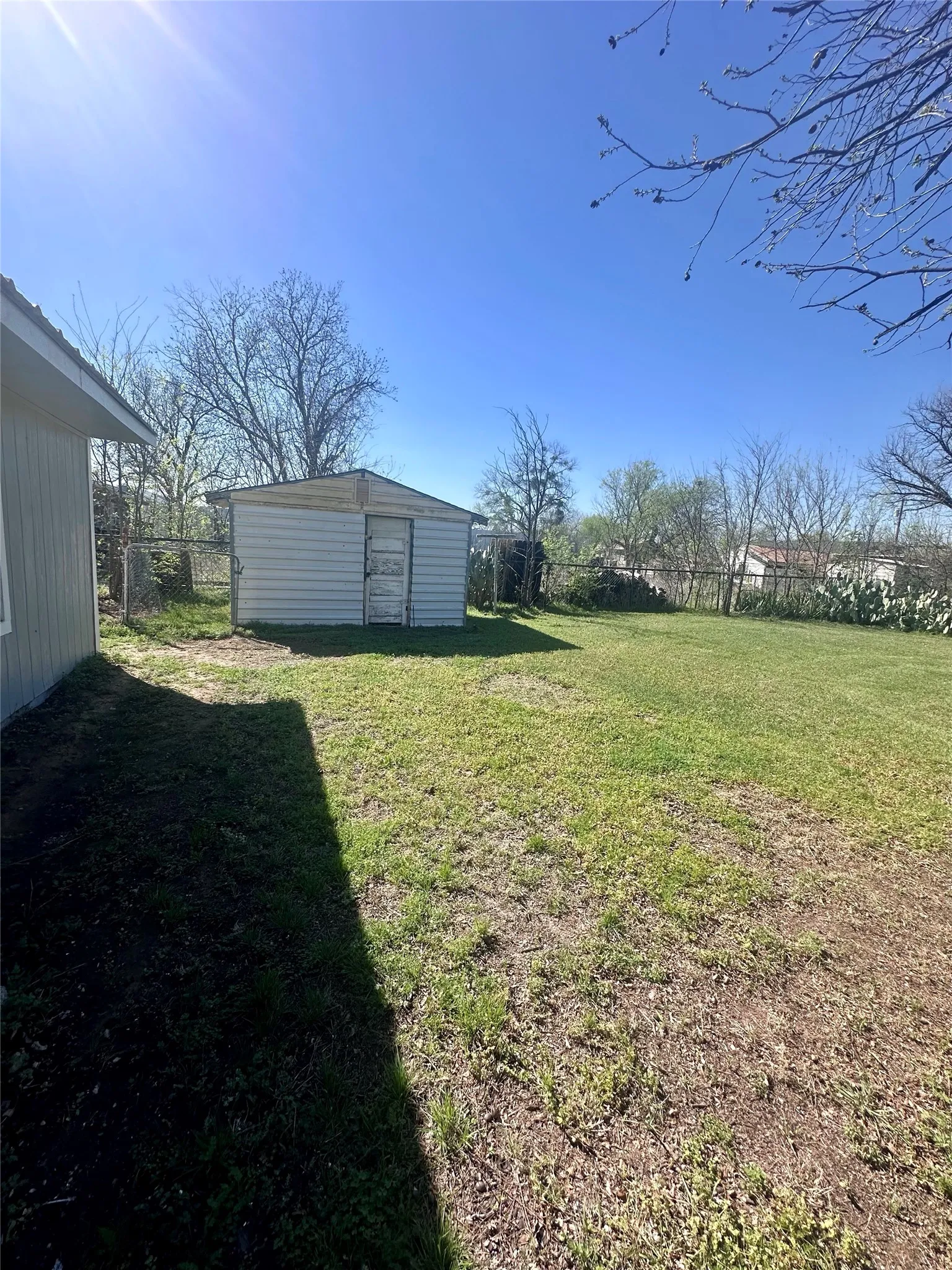 Single Family Residence For Sale in Coleman County , 302 W Ripley Street, Coleman, Texas 76834, 3 Bedroom, 1 Bathroom, Garage spaces, 1,440 Sqft, built in 1920, mls#21220786, Real Estate Agent in Coleman, Homes For Sale in Coleman county, Homes For Sale in Coleman, Realtor in Coleman Texas, Real Estate Brokerage Independent Realty Texas, Luminita Cordes Realtor