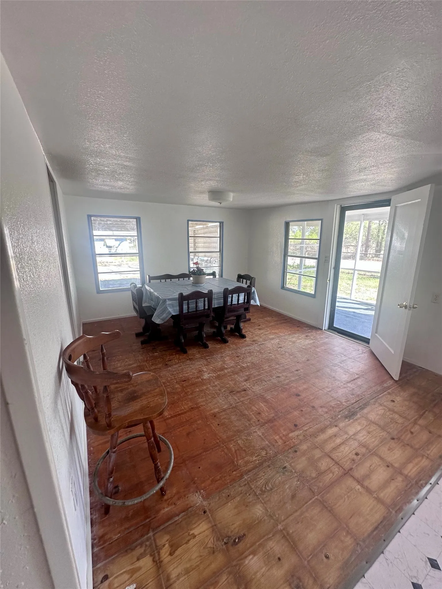 Single Family Residence For Sale in Coleman County , 302 W Ripley Street, Coleman, Texas 76834, 3 Bedroom, 1 Bathroom, Garage spaces, 1,440 Sqft, built in 1920, mls#21220786, Real Estate Agent in Coleman, Homes For Sale in Coleman county, Homes For Sale in Coleman, Realtor in Coleman Texas, Real Estate Brokerage Independent Realty Texas, Luminita Cordes Realtor