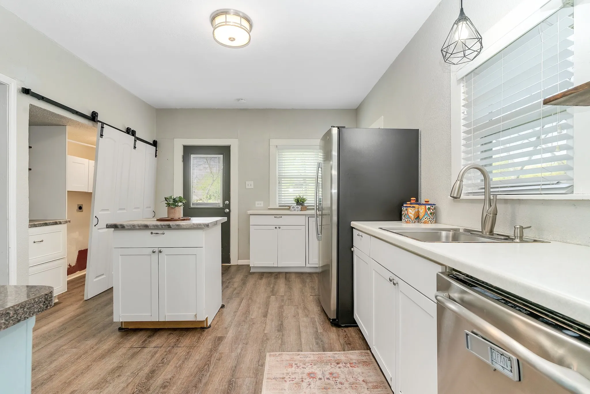 Single Family Residence For Sale in Johnson County , 914 Prairie Avenue, Cleburne, Texas 76033, 2 Bedroom, 1 Bathroom, Garage spaces, 1,254 Sqft, built in 0, Preowned, mls#21212425, Real Estate Agent in Cleburne, Homes For Sale in Johnson county, Homes For Sale in Cleburne, Realtor in Cleburne Texas, Real Estate Brokerage Independent Realty Texas, Luminita Cordes Realtor