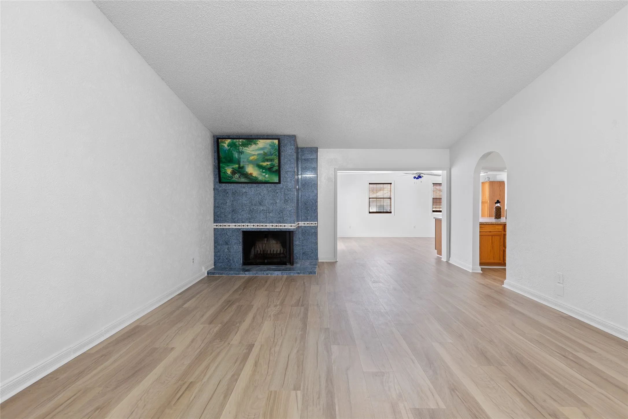 Single Family Residence For Sale in Tarrant County , 204 Pebblebrook Street, Arlington, Texas 76014, 3 Bedrooms, 2 Bathrooms, 2 Garage spaces, 1,284 Sqft, built in 1975, Price $264,900, mls#21219918, Real Estate Agent in Arlington, Homes For Sale in Tarrant county, Homes For Sale in Arlington, Realtor in Arlington Texas, Real Estate Brokerage Independent Realty Texas, Luminita Cordes Realtor
